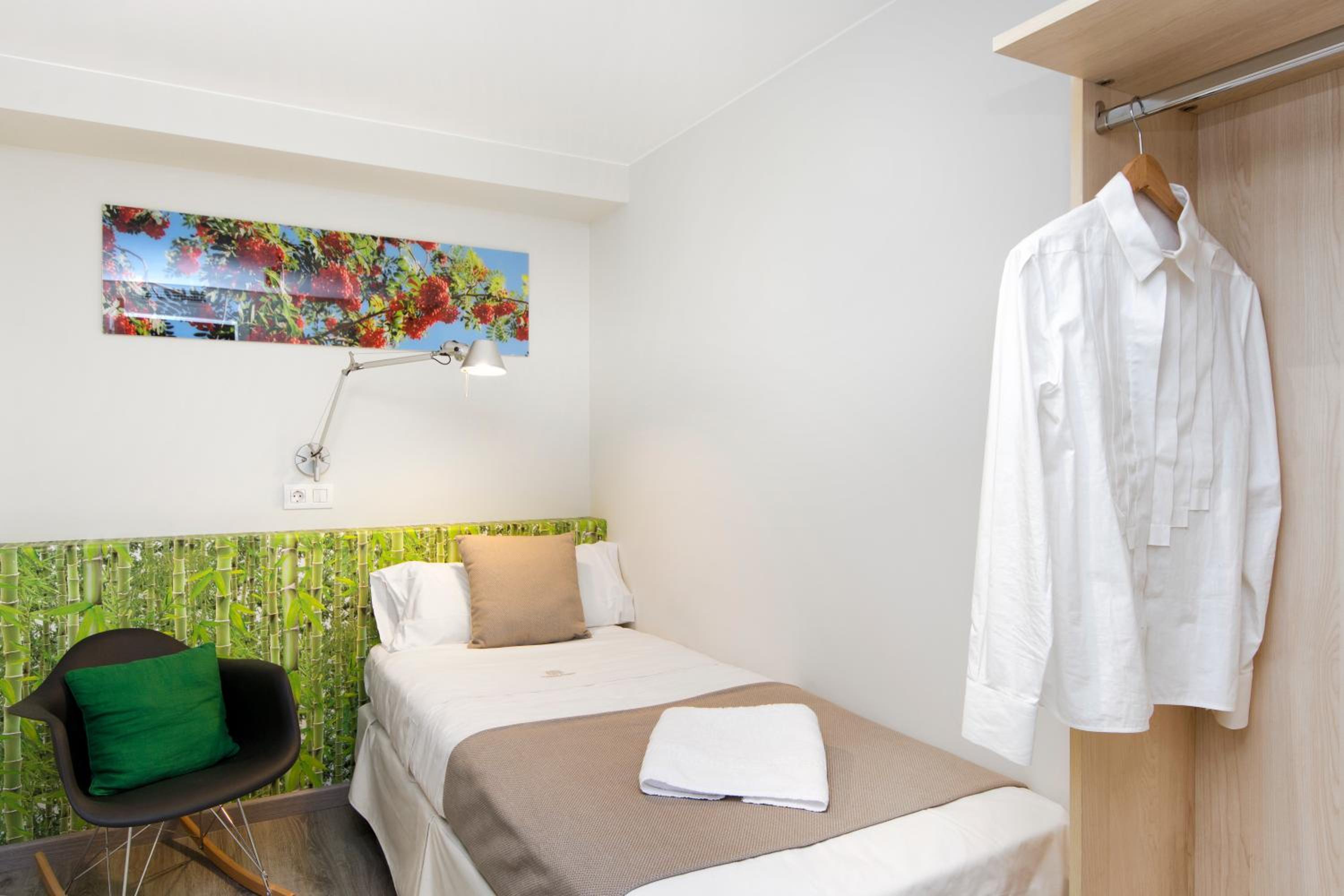 Eixample Building Apartments by Mercedes Heritage