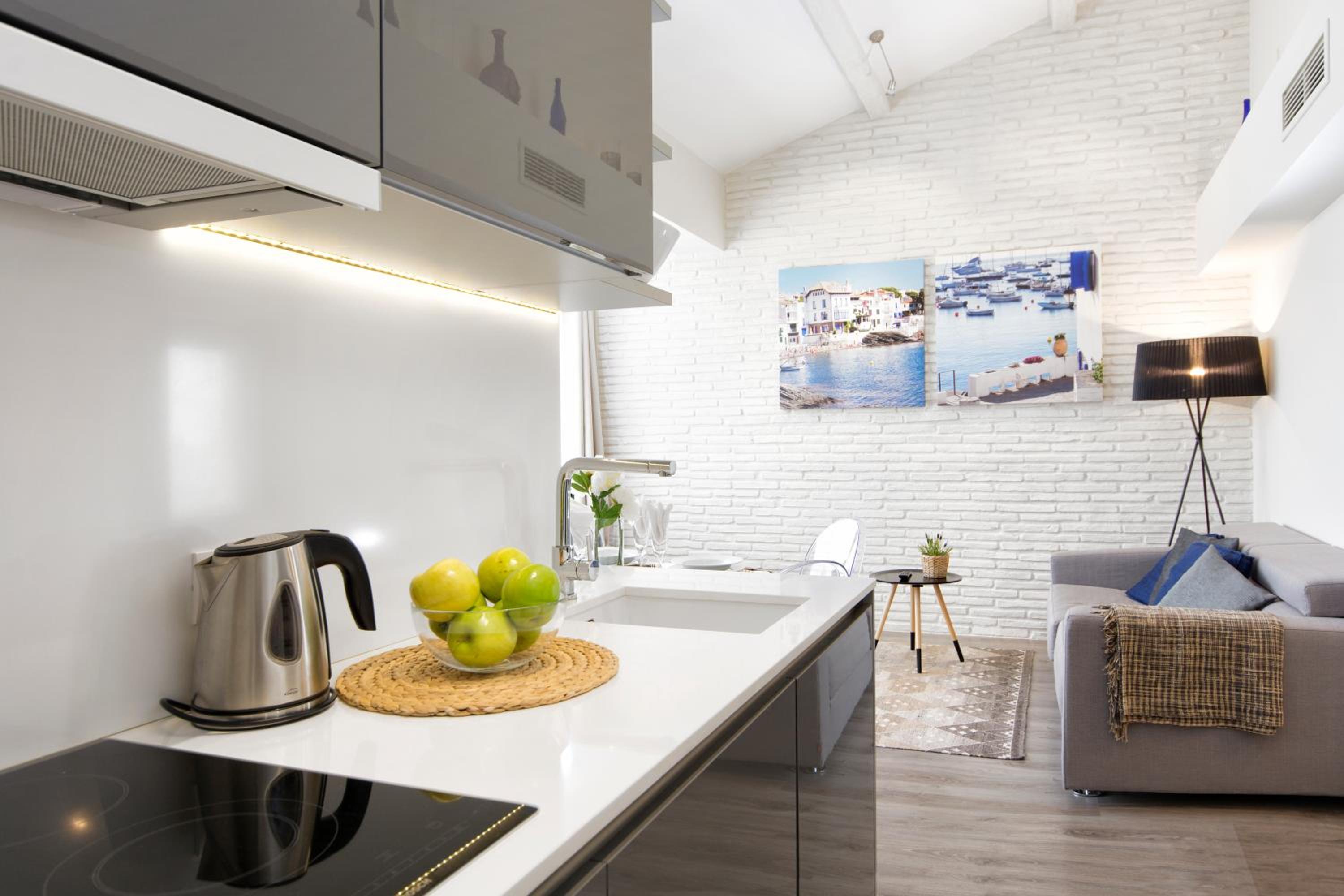 Eixample Building Apartments by Mercedes Heritage
