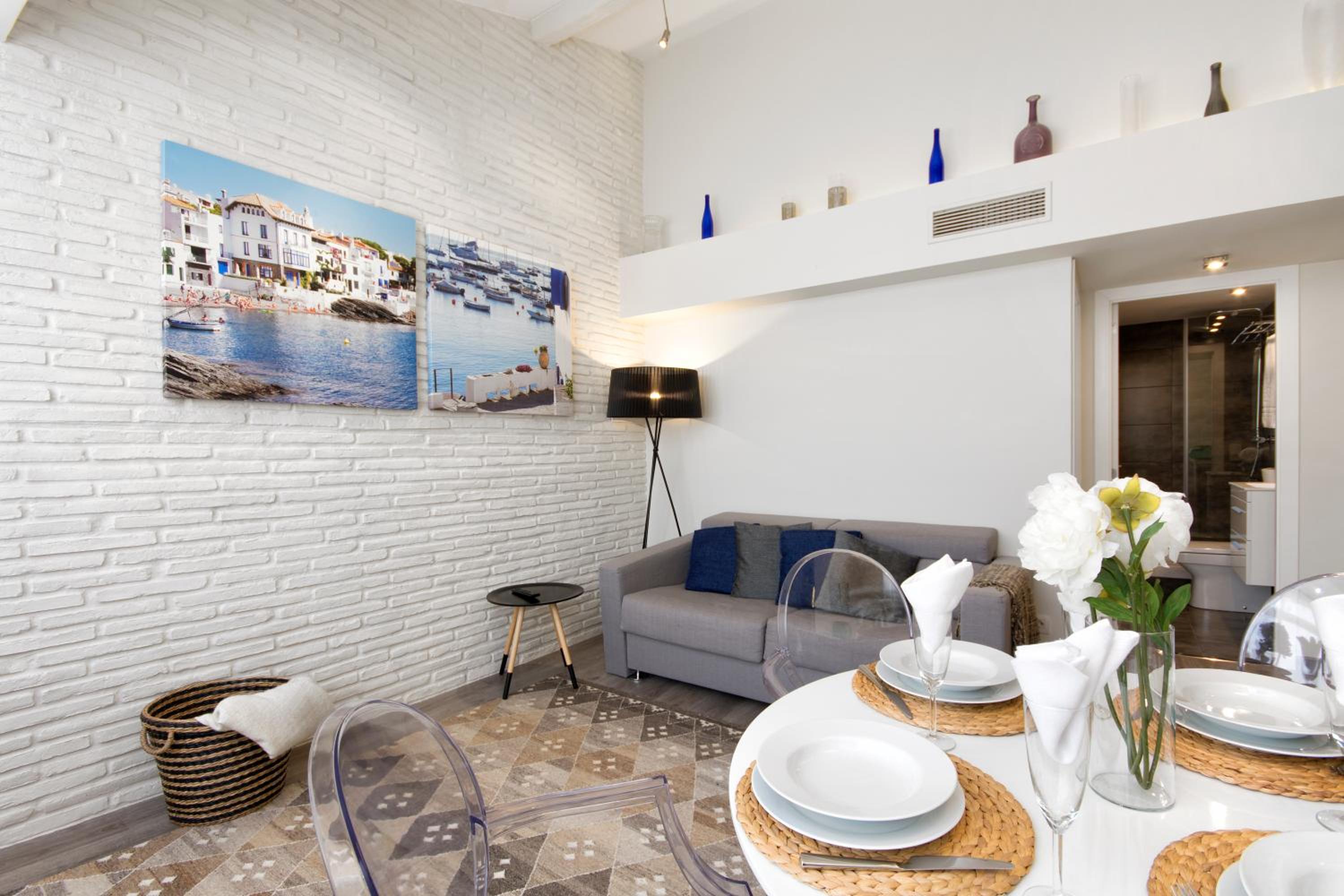 Eixample Building Apartments by Mercedes Heritage