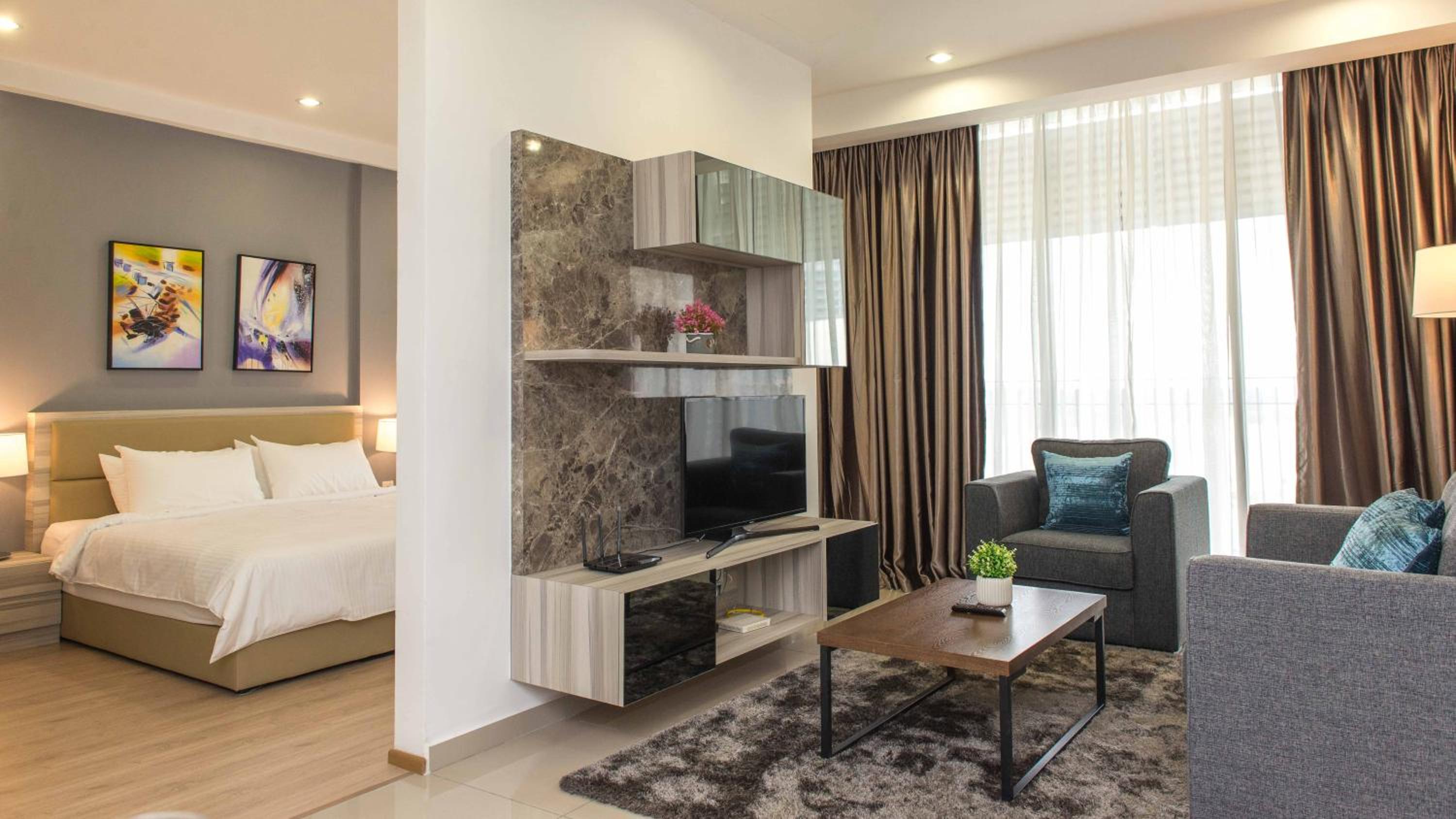 Encorp Marina Suites By Iconic Bliss photo 1