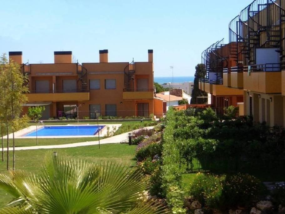Masia Blanca - Coma-ruga view 2