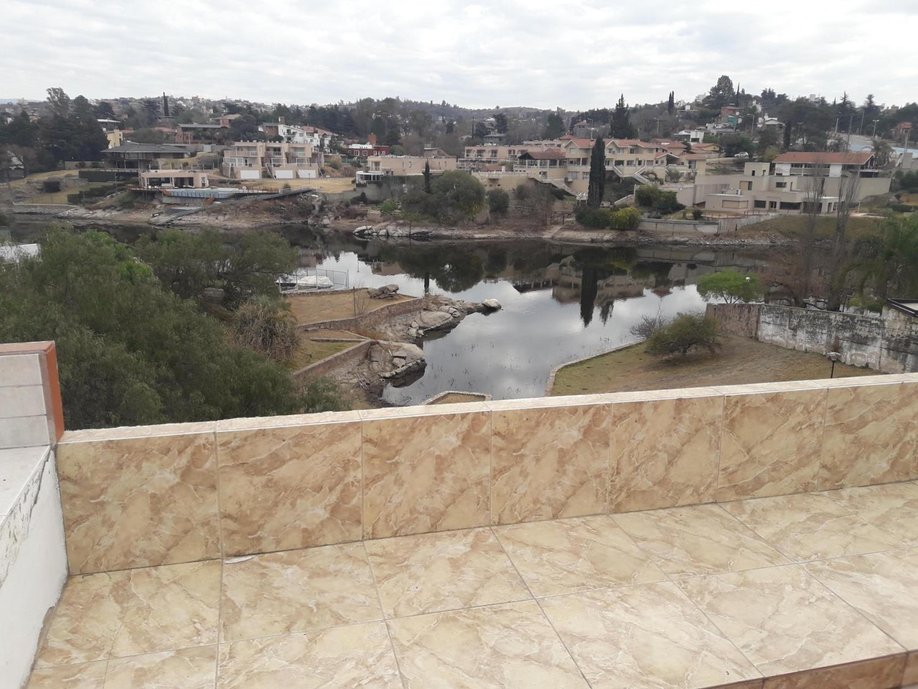 Departamentos Carlos Paz bajada al lago