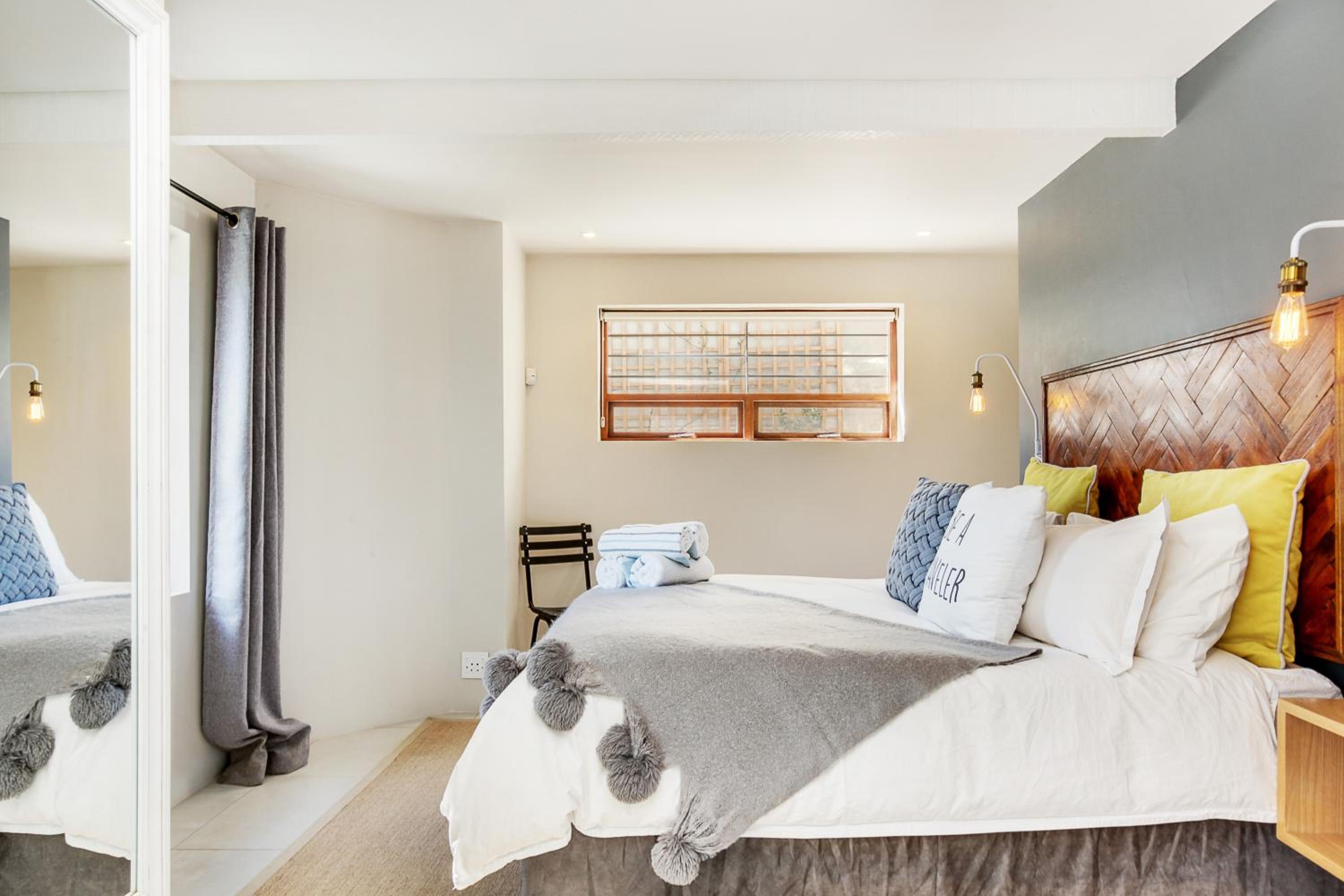 Cheviot Place Garden Apartment with Private Entrance
