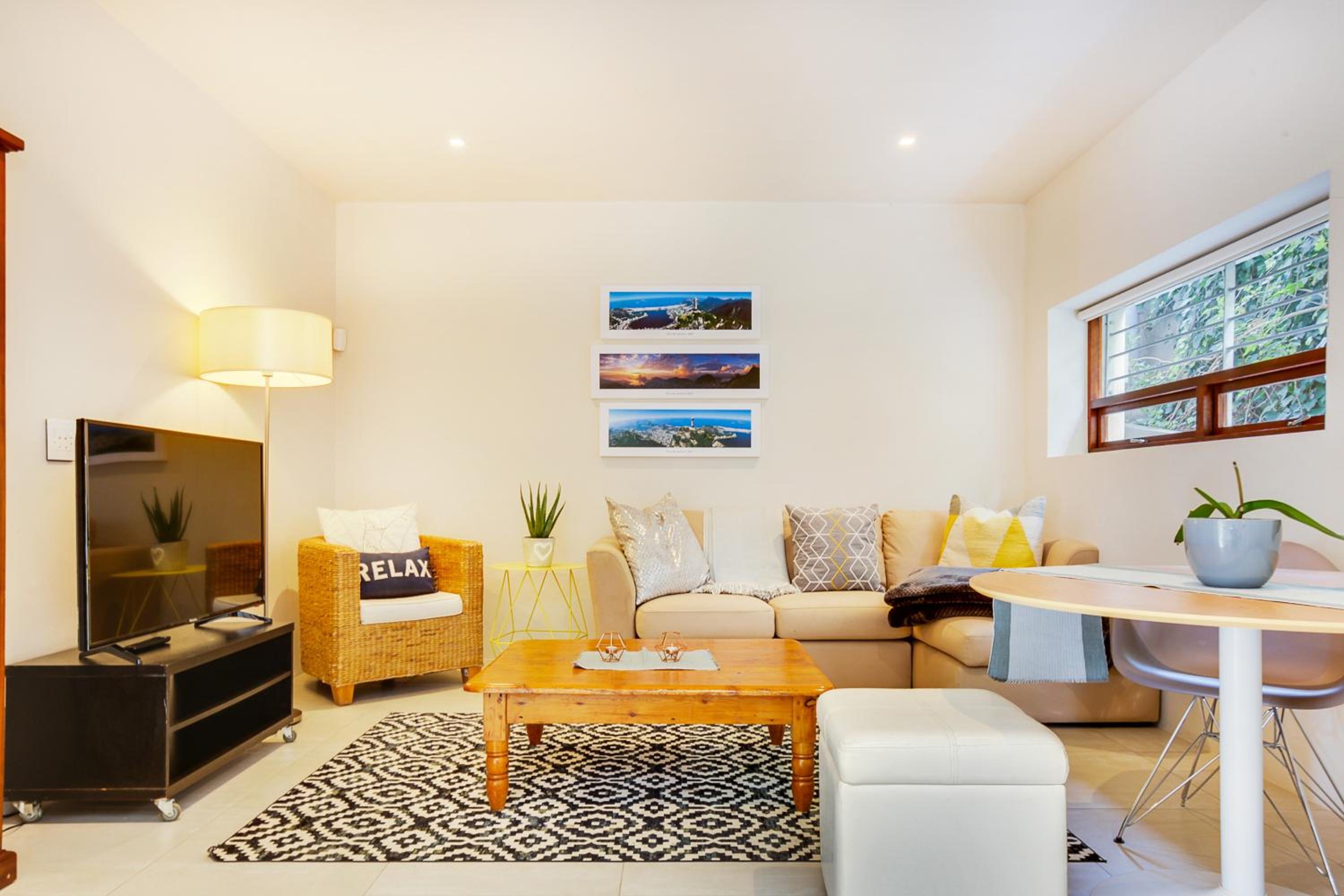 Cheviot Place Garden Apartment with Private Entrance