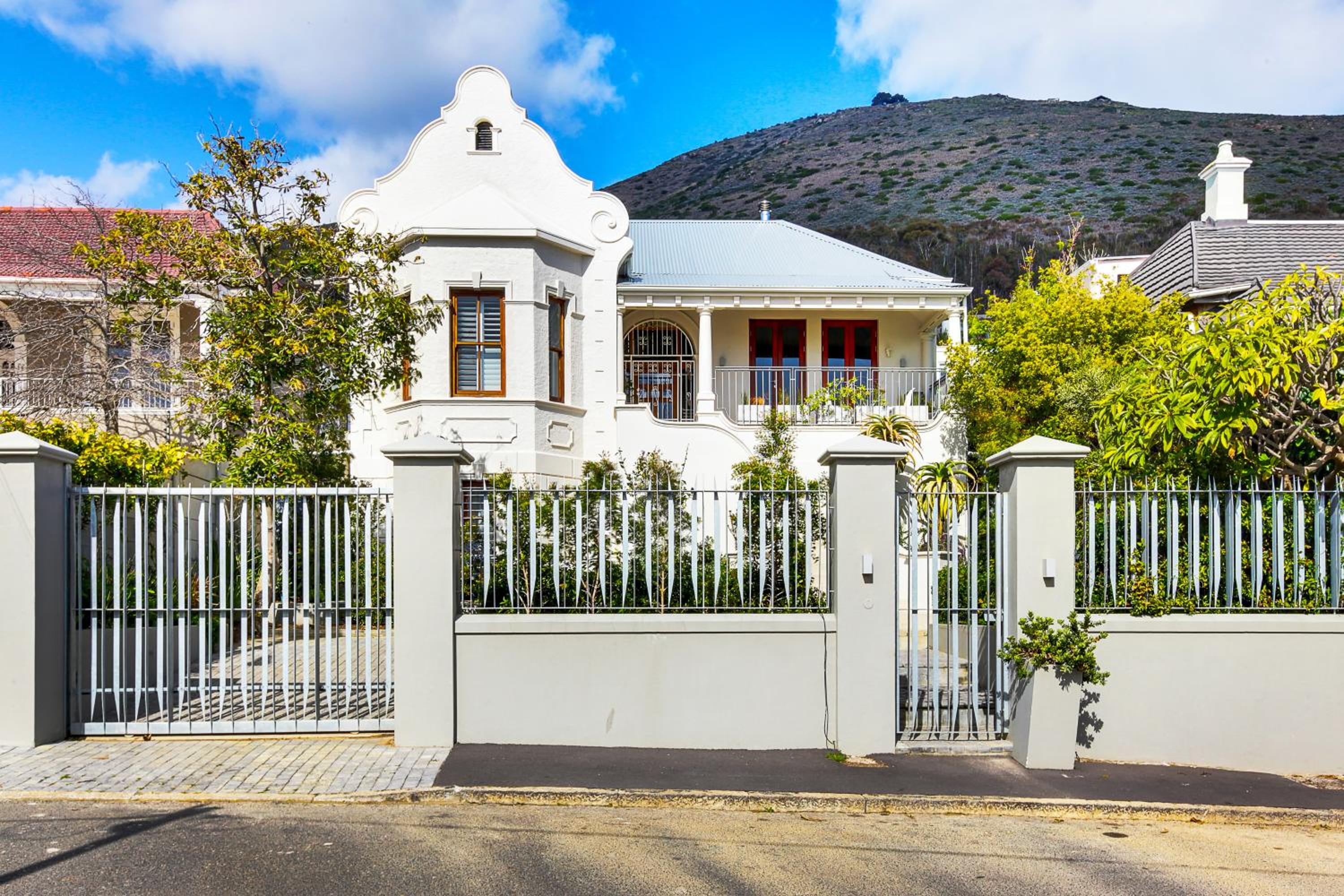 Cheviot Place Garden Apartment with Private Entrance