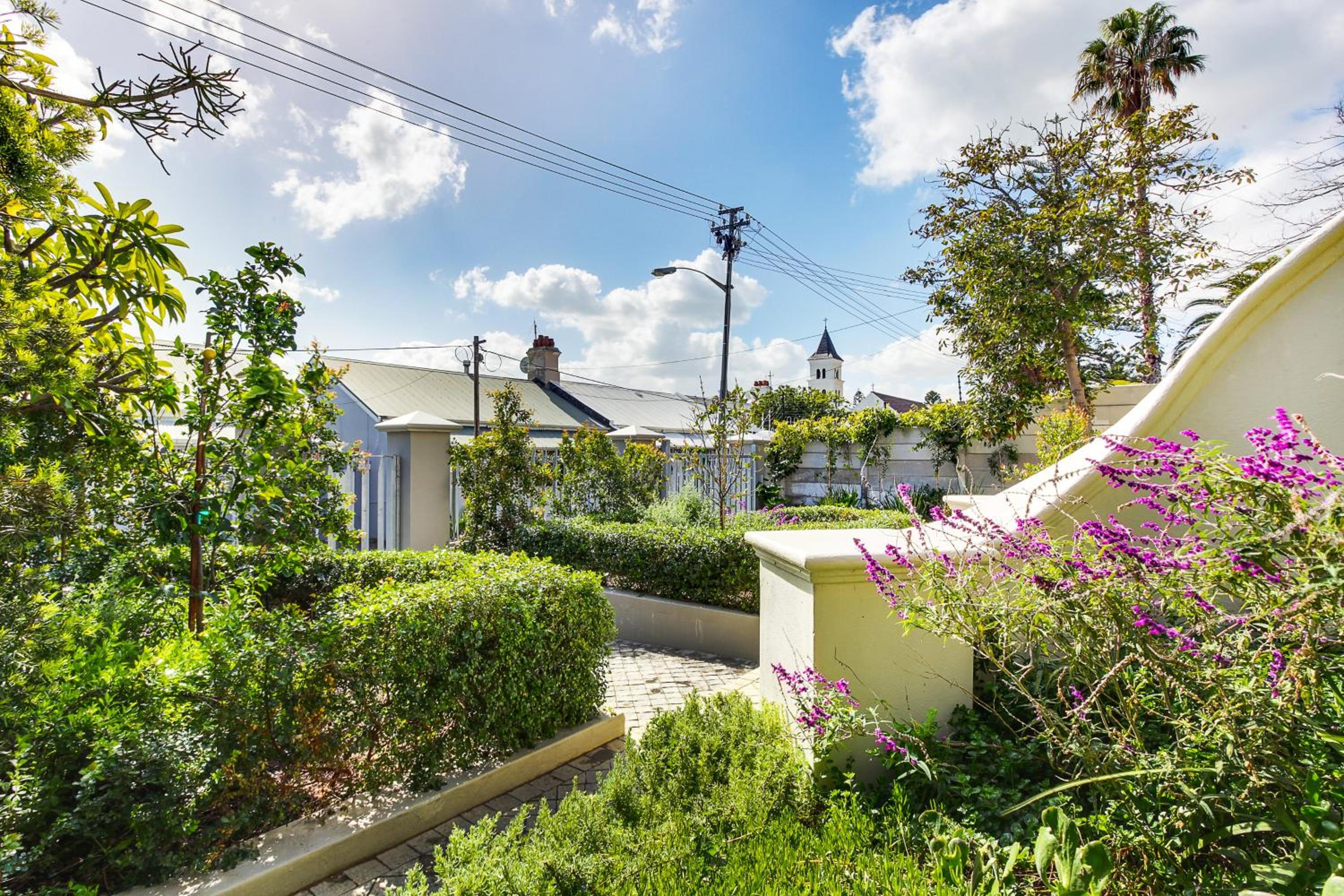 Cheviot Place Garden Apartment with Private Entrance