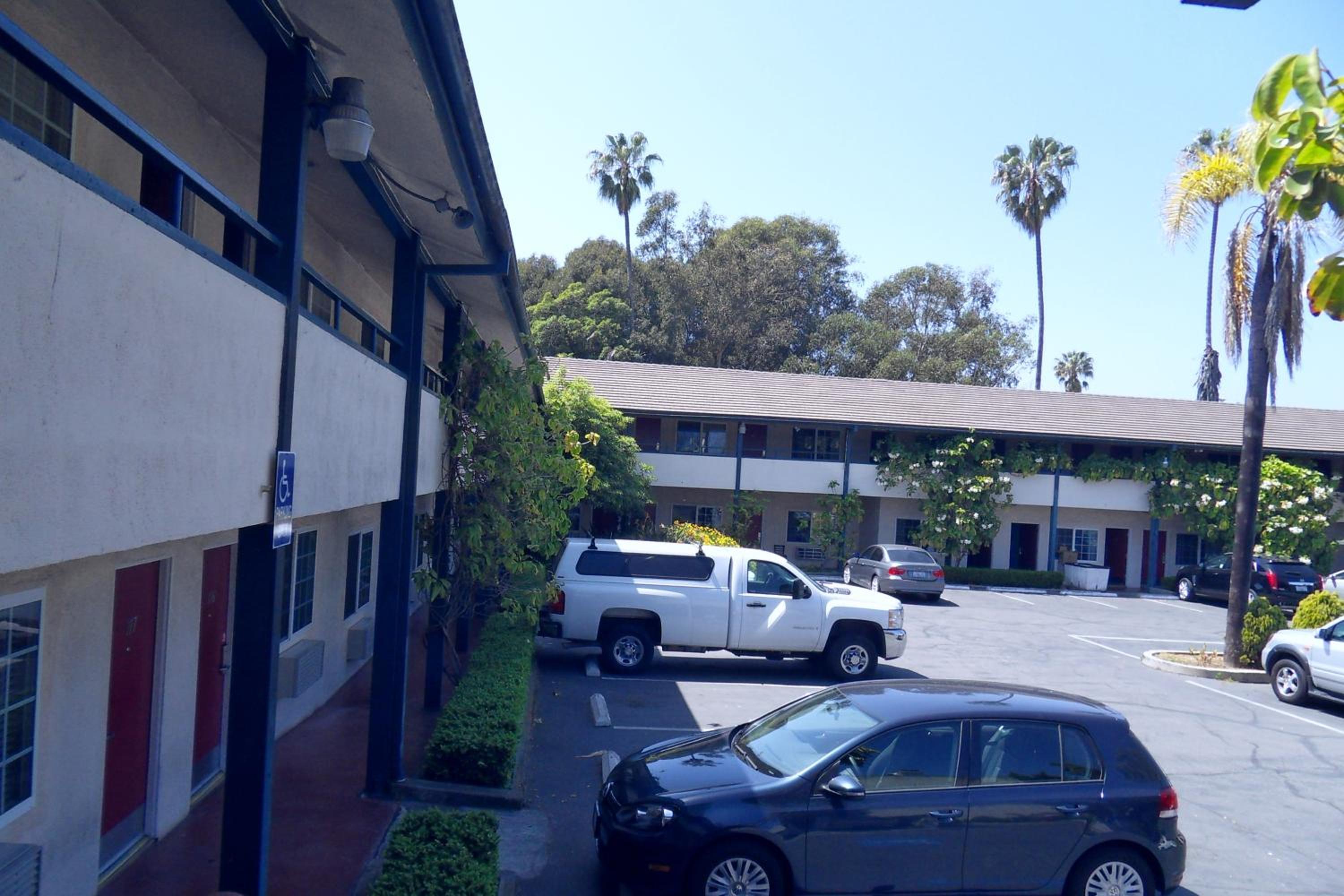 Rose Garden Inn