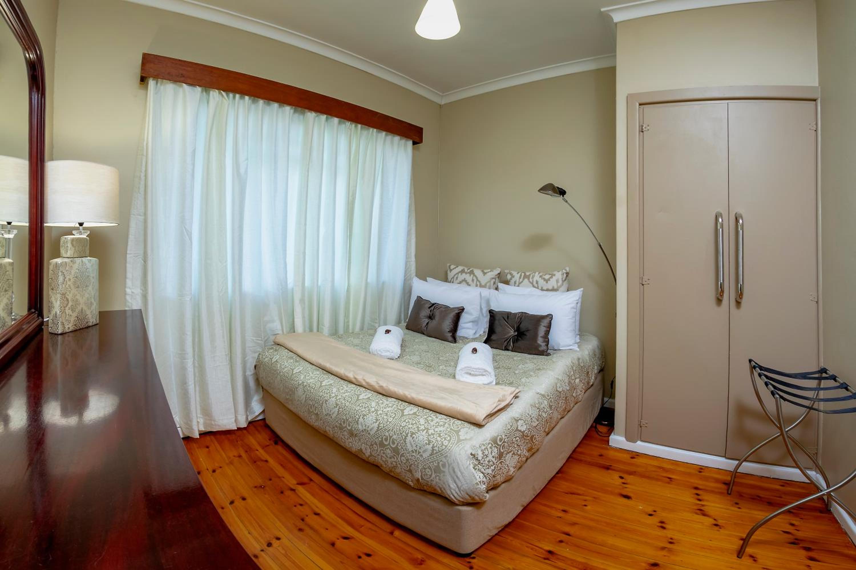 Munro Suites view 3