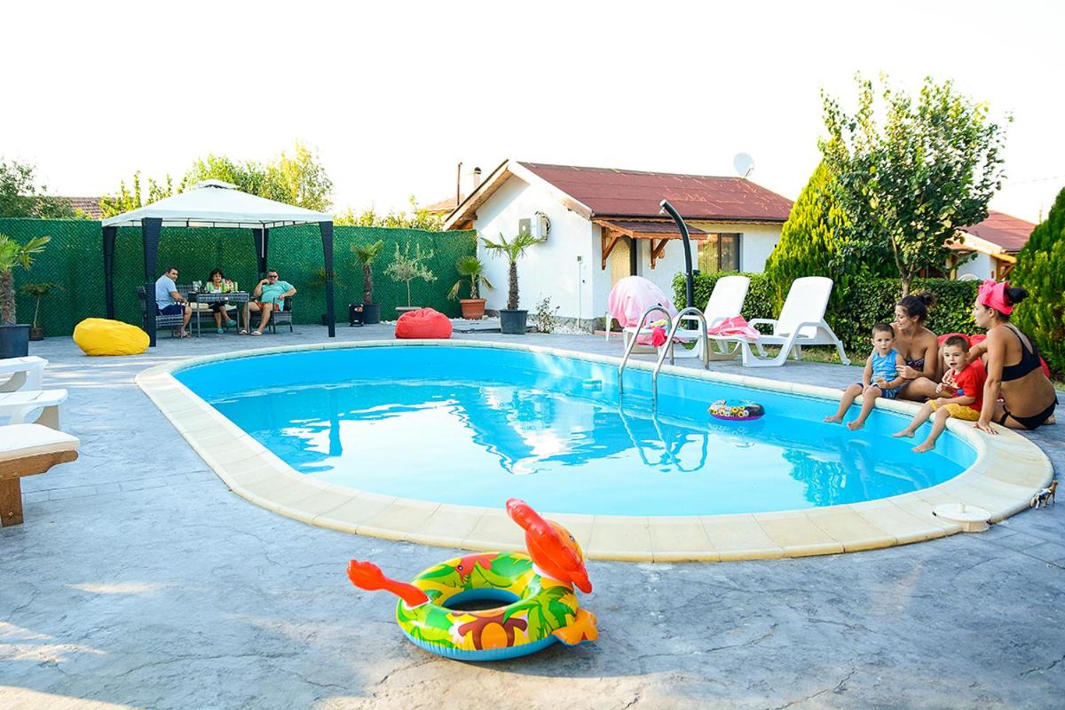 Guest House Raiski Kаt