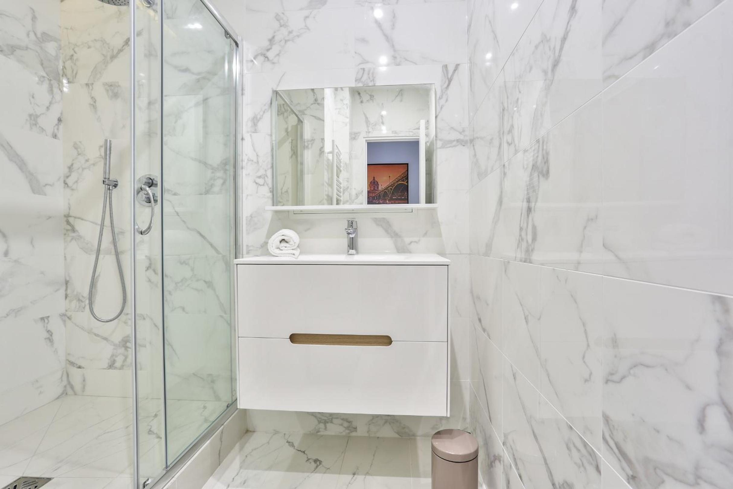 67 - Amazing Parisian Flat