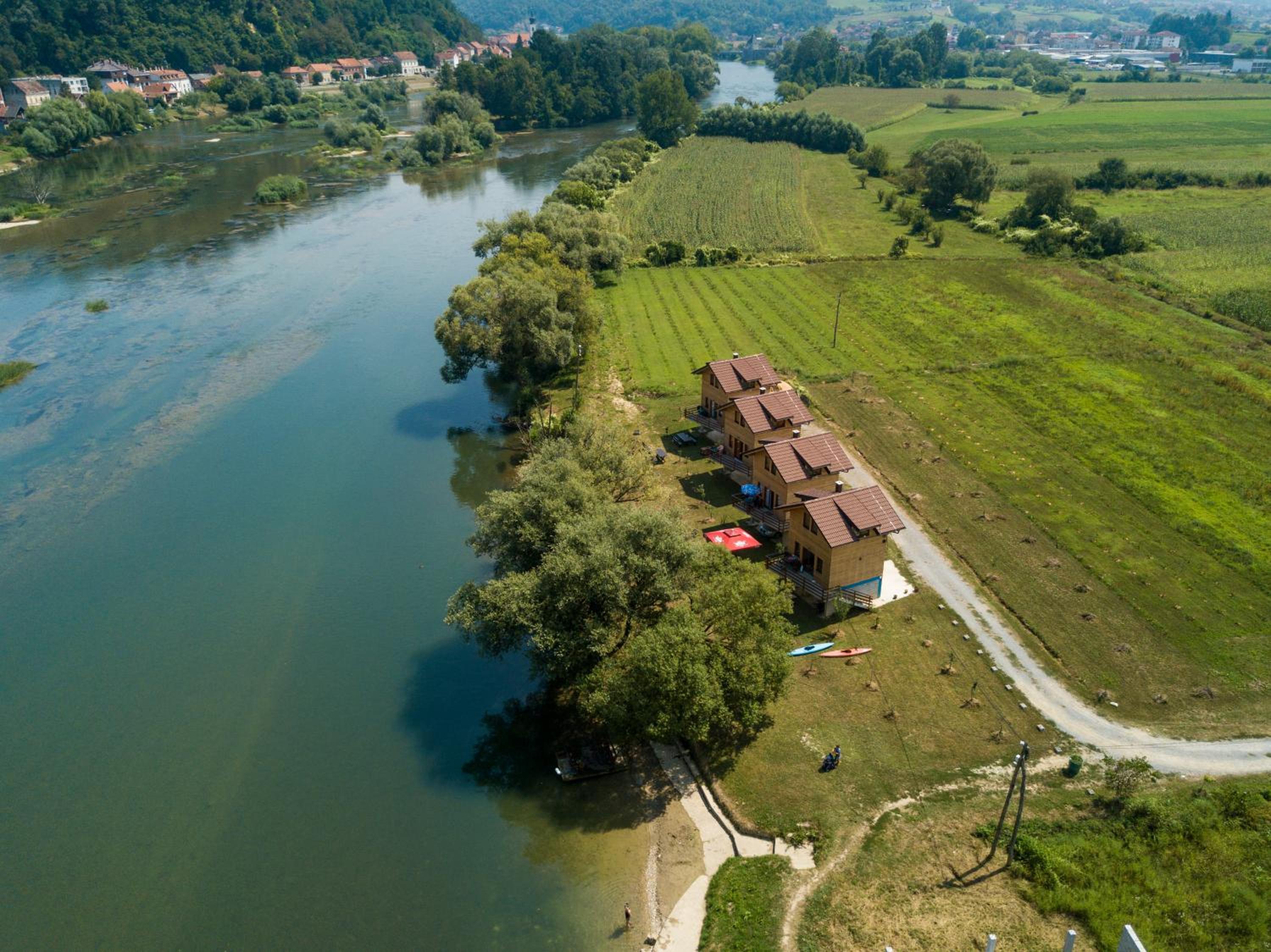 Holiday homes Piralo