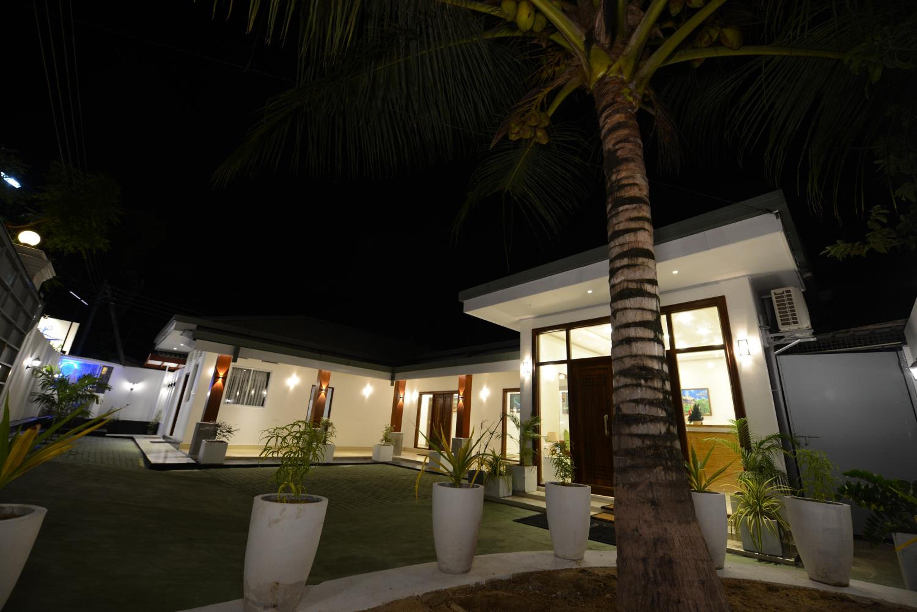 Diva Villa Airport Transit Hotel