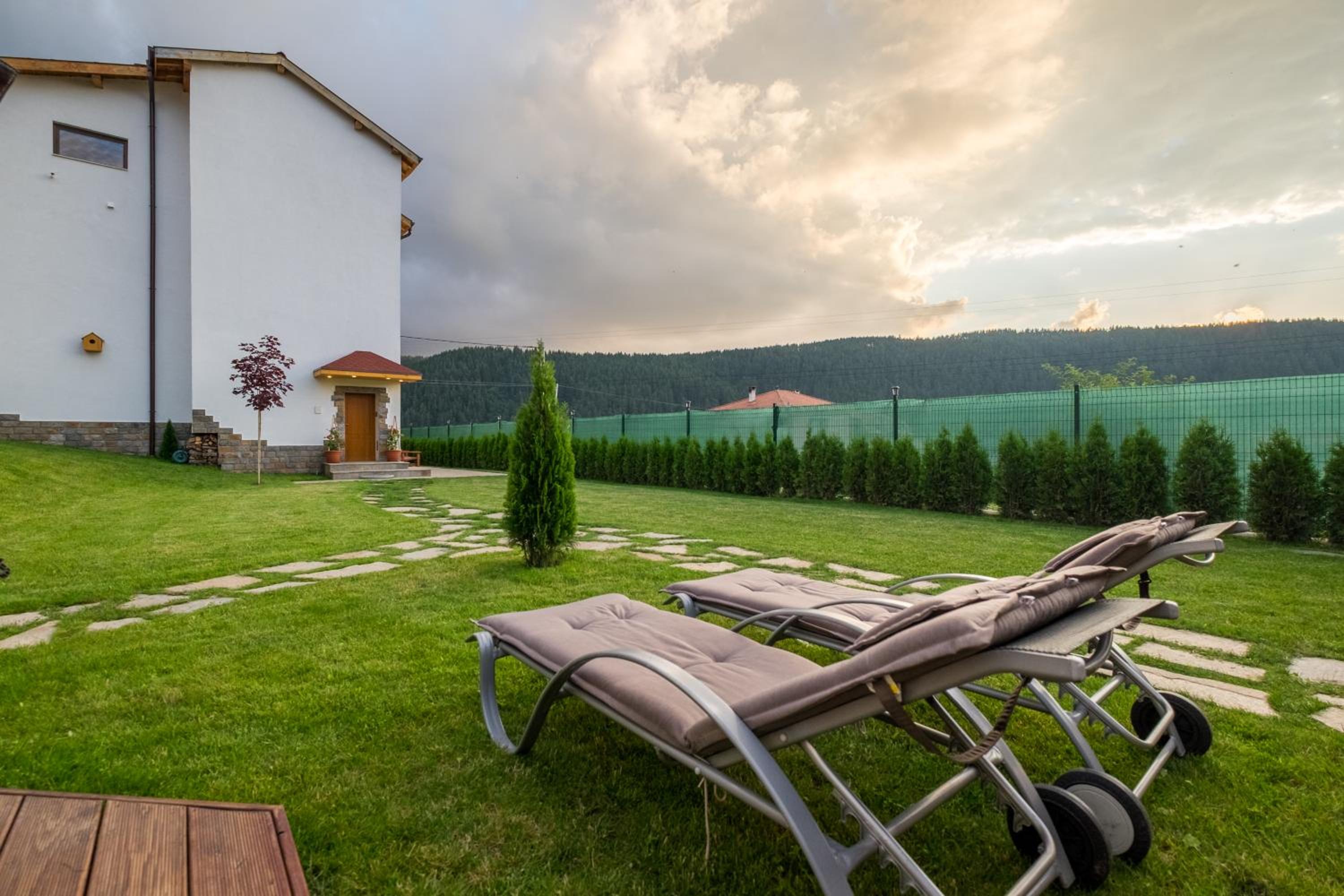 Chalet BOGEMA - Sauna, BBQ & Jacuzzi view 3