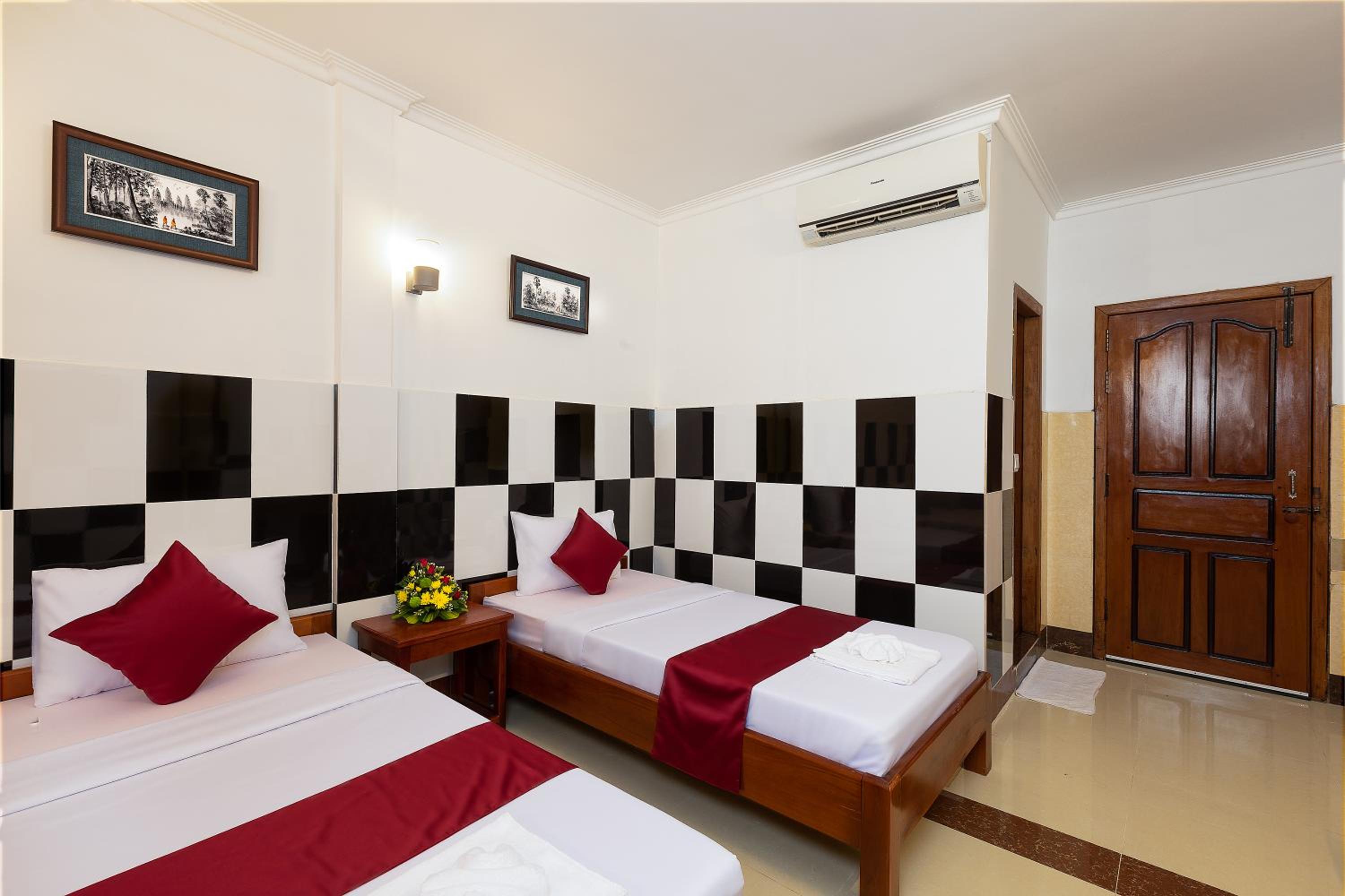 Botoum Hostel