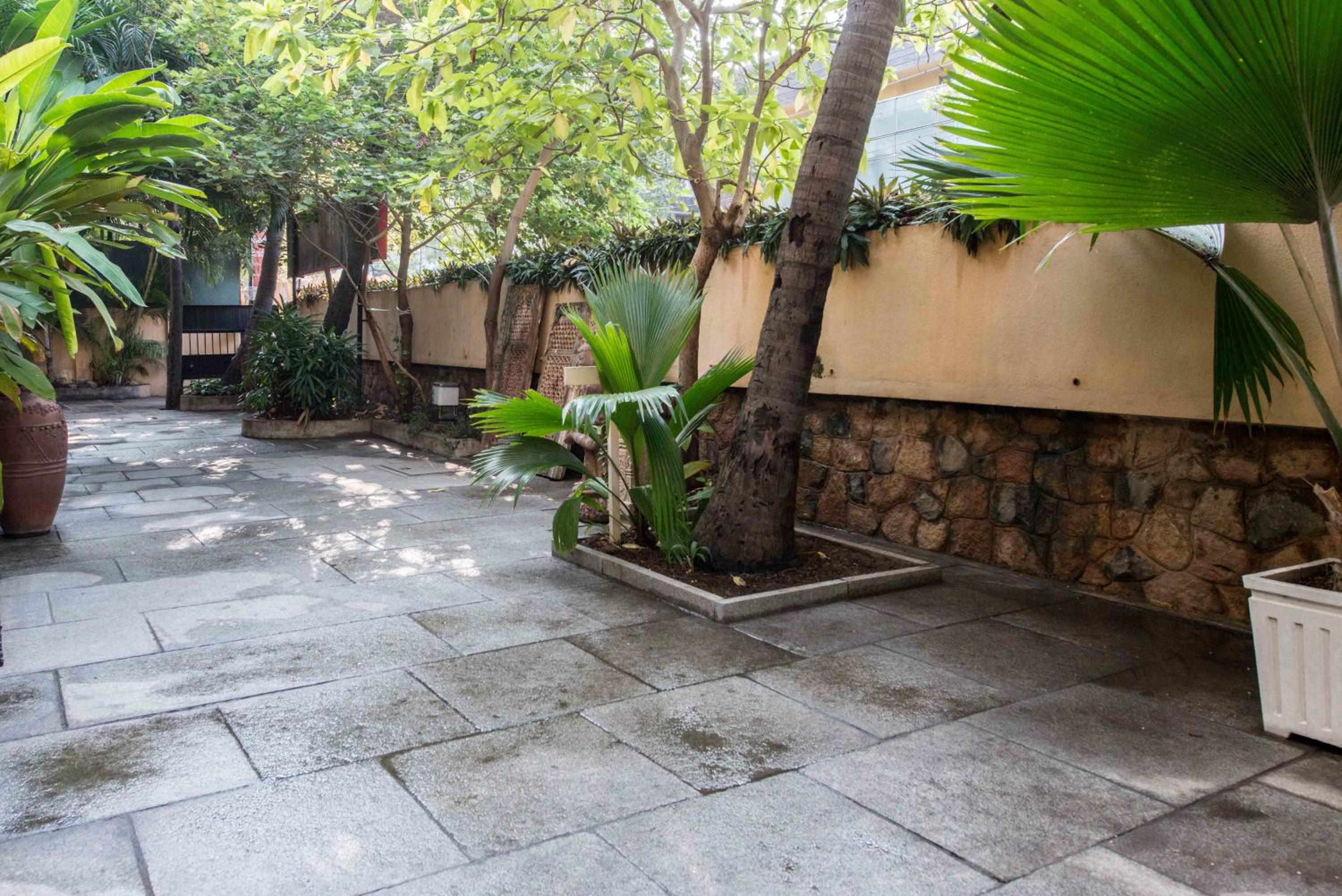 Hanu Reddy Residences Wallace Garden