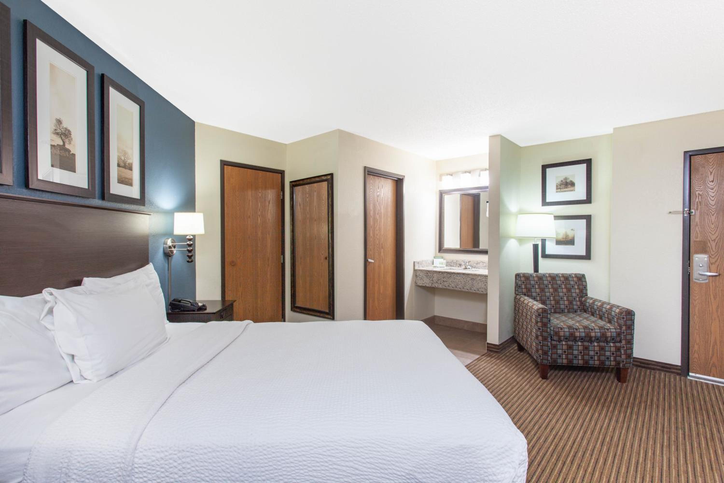Mankato Vacations - AmericInn by Wyndham Mankato Event Center near MSU - Property Image 42