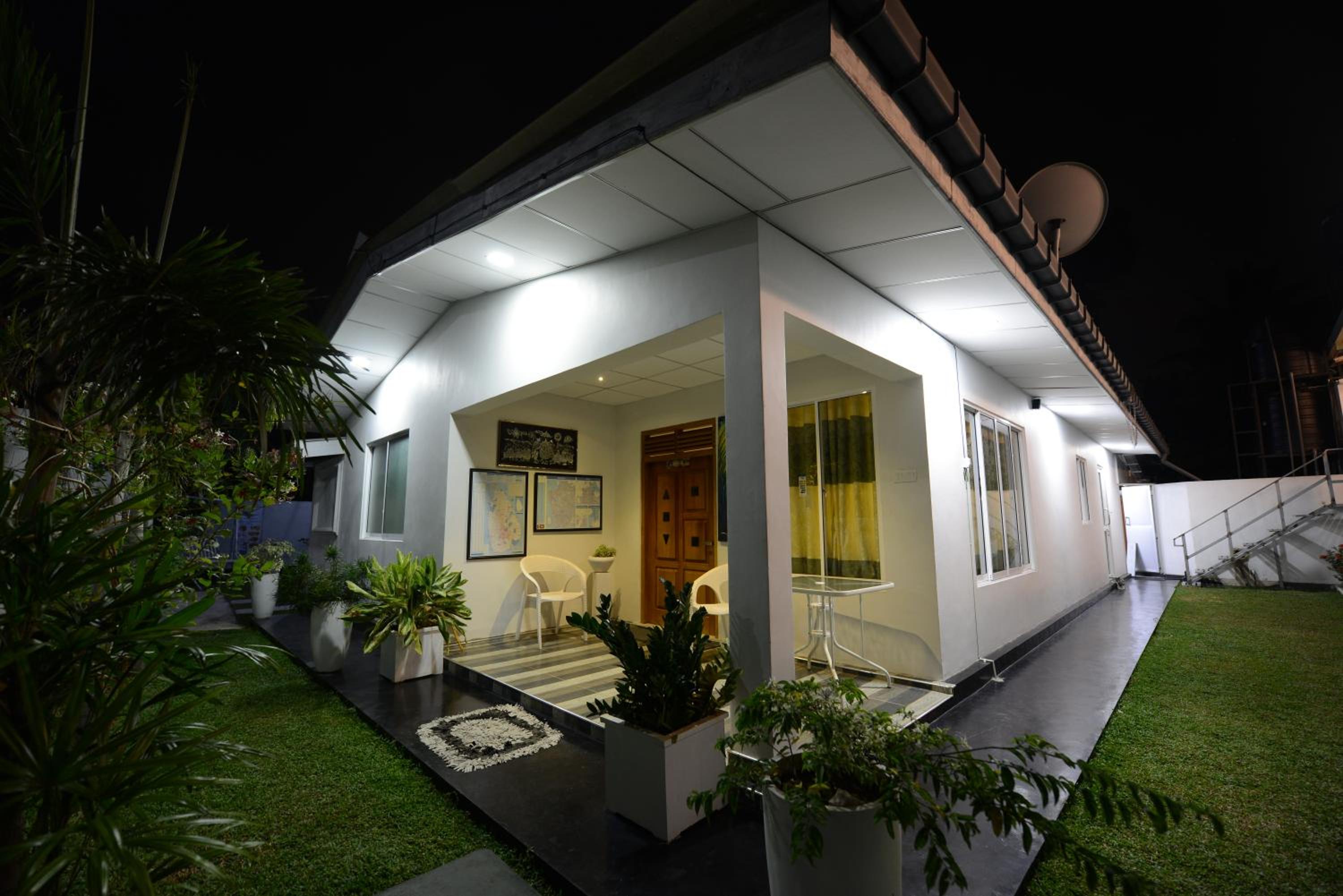 Diva Villa Airport Transit Hotel