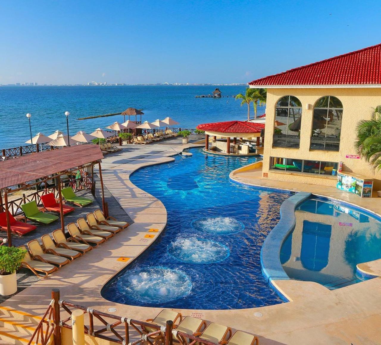 Tropical apartment