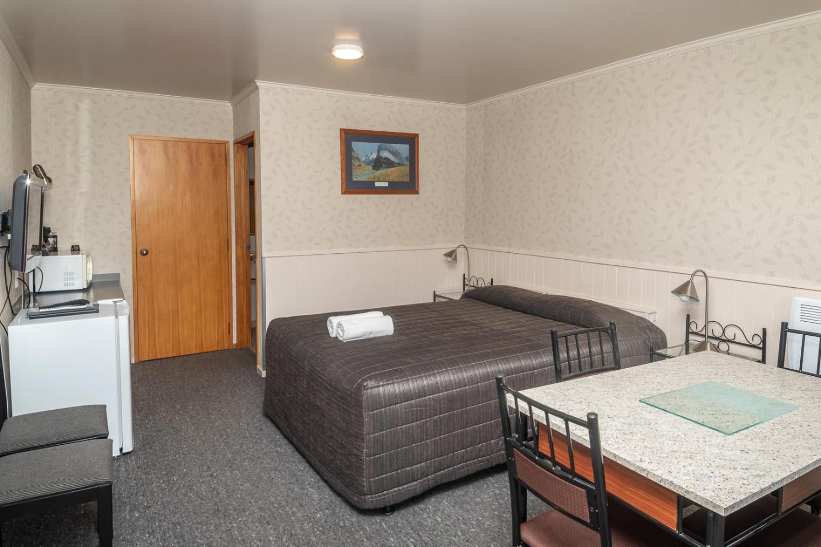 Te Anau Top 10 Holiday Park and Motels