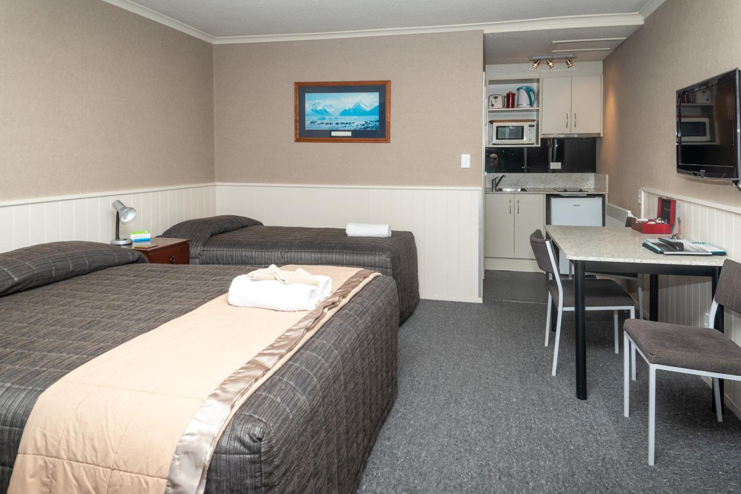 Te Anau Top 10 Holiday Park and Motels