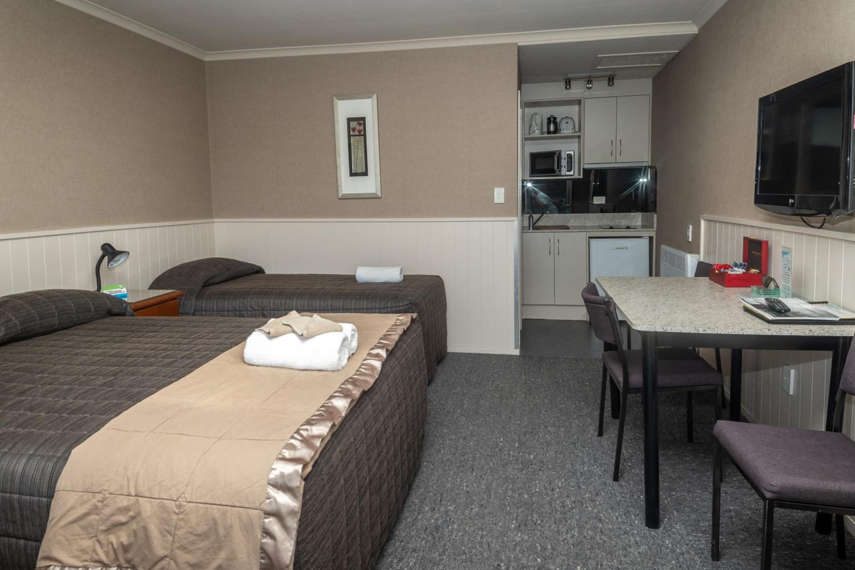 Te Anau Top 10 Holiday Park and Motels