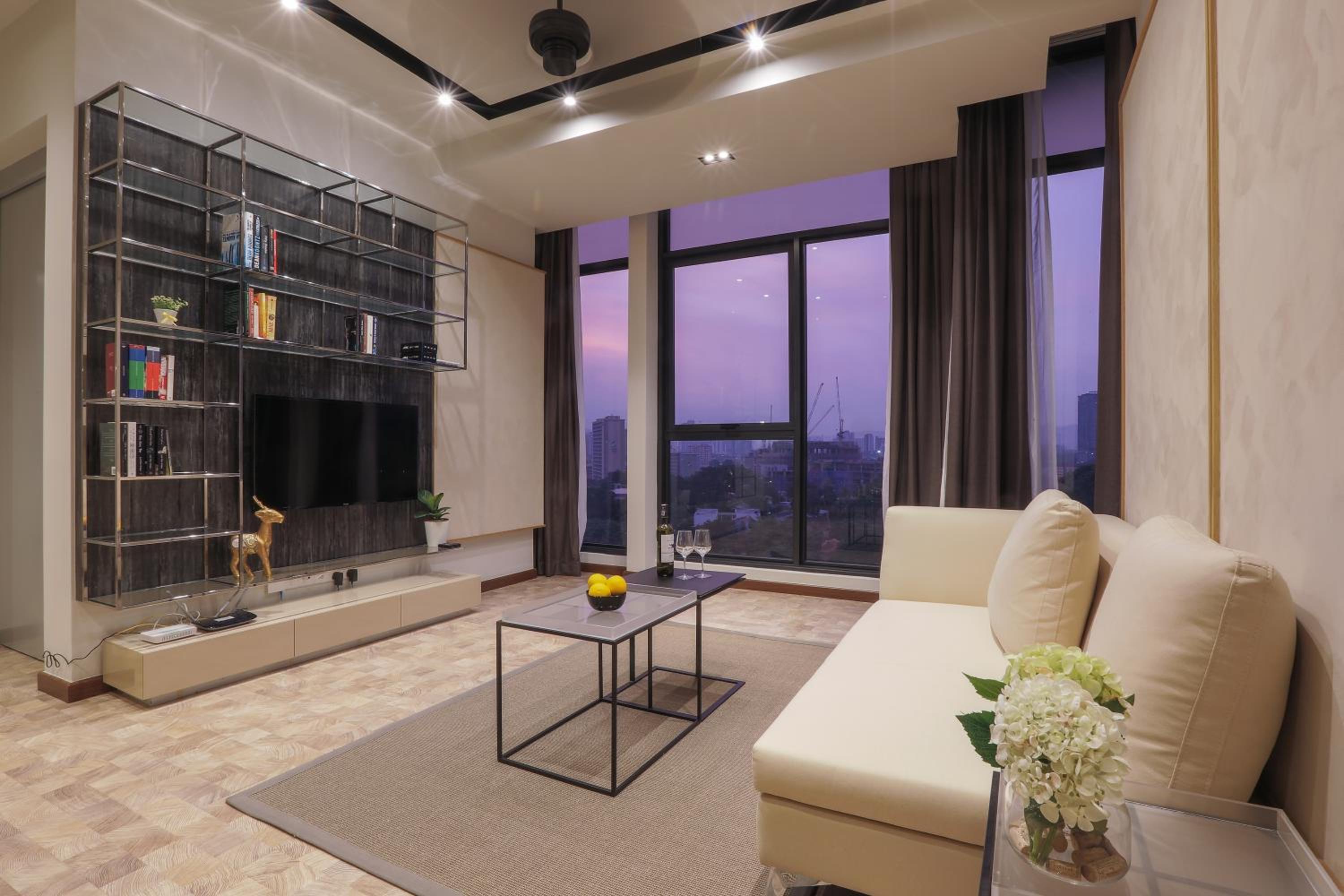 Expressionz Suites By iHost Global