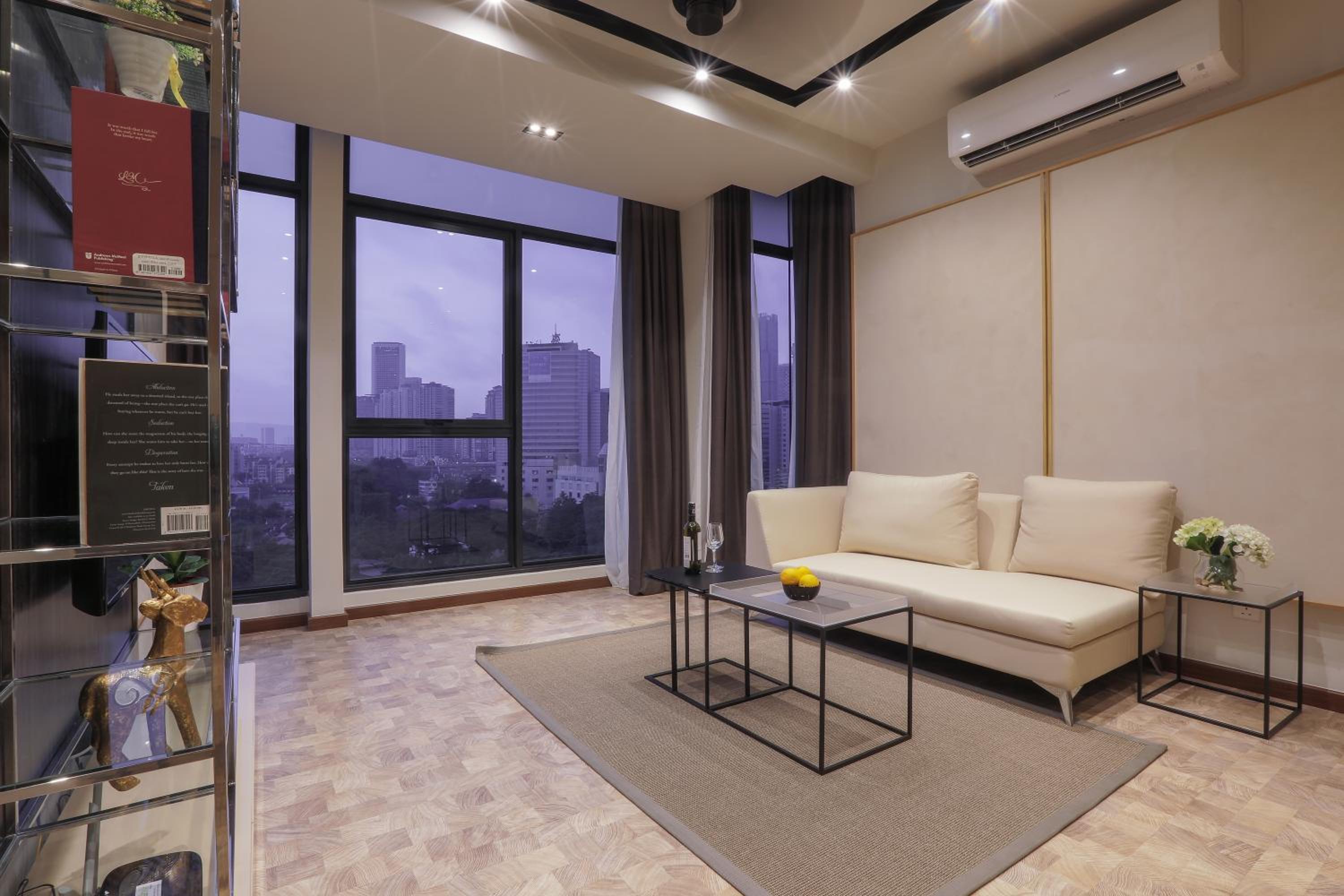 Expressionz Suites By iHost Global
