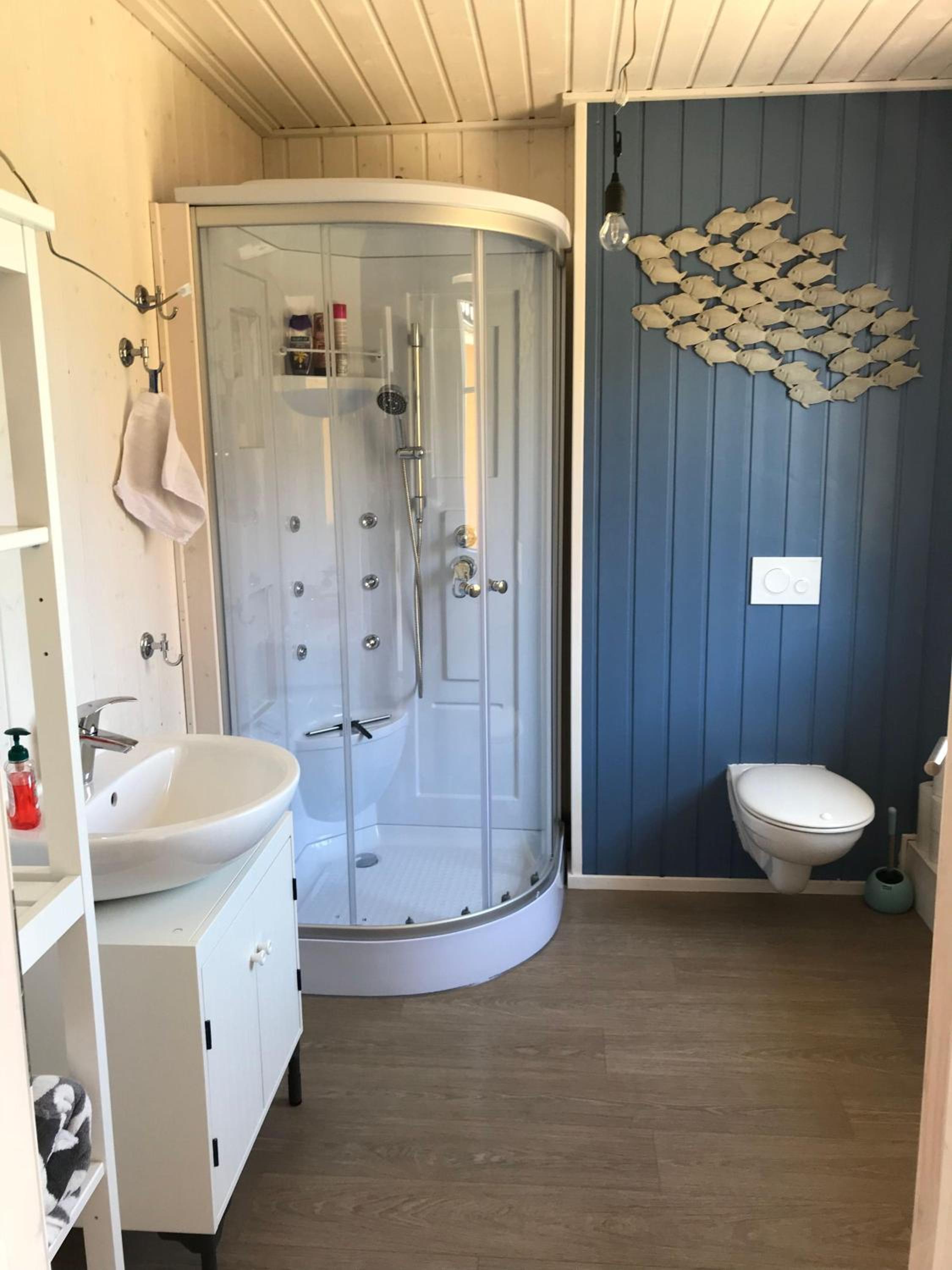 Skandinavisches-Ferienhaus-2-Reihe-zum-Wasser-fuer-6-Personen view 2