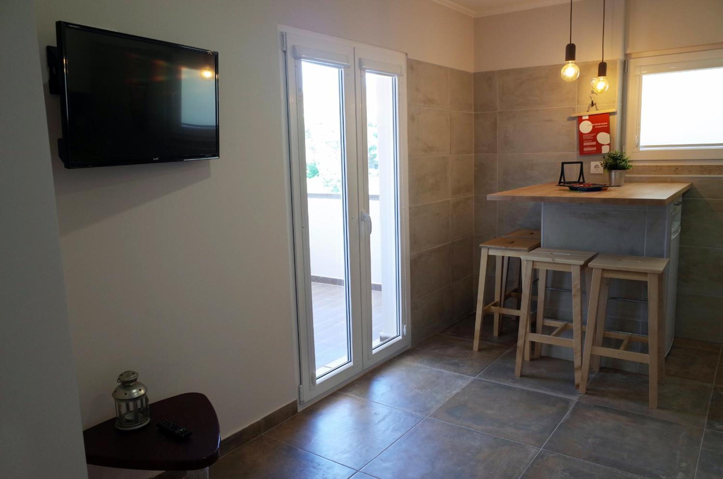 Lisbon Beach Apartments 4 view 5
