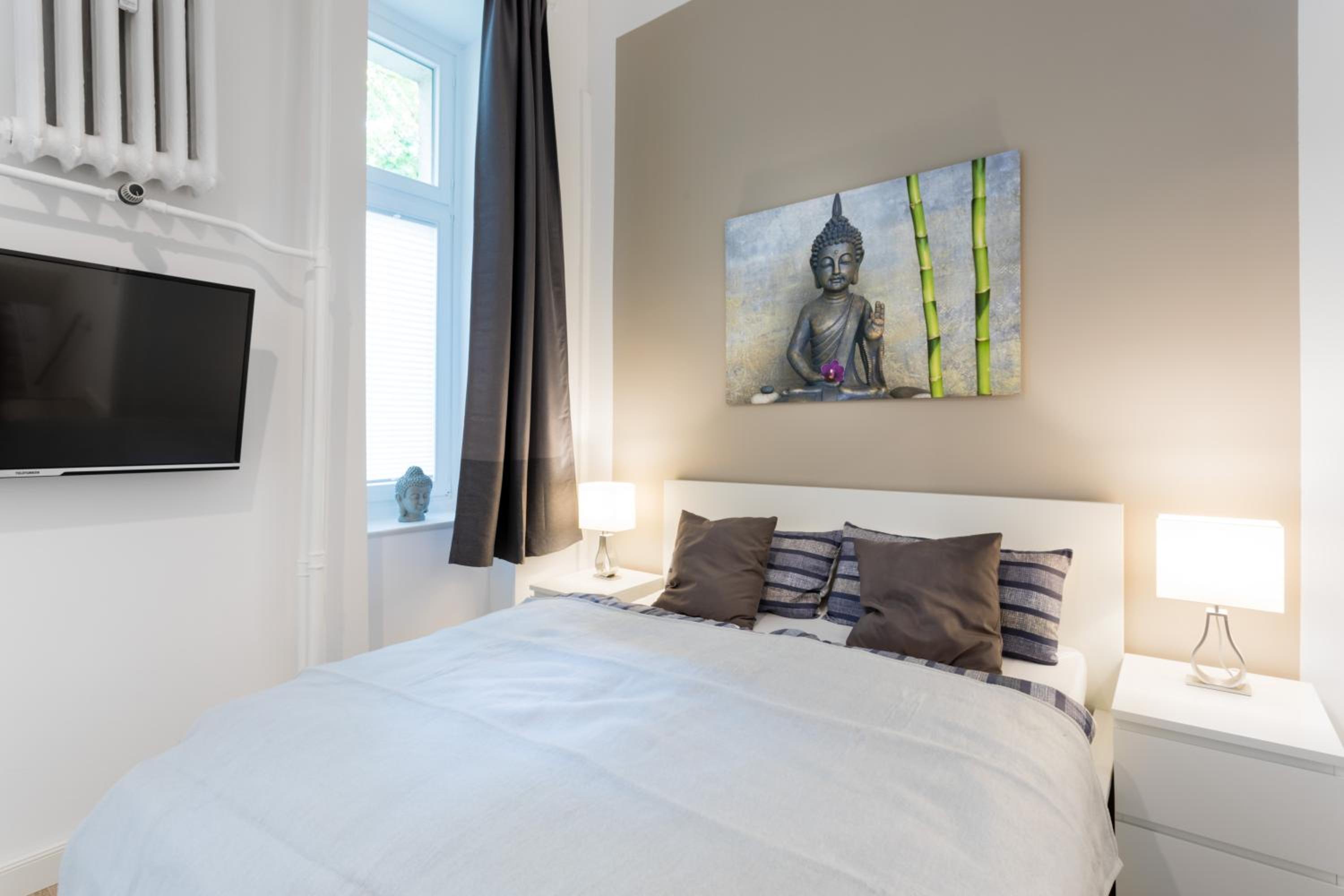 The Düsseldorfer, 1 BR, 1 living room, group & family friendly, ideal for 2 - 4 Guests