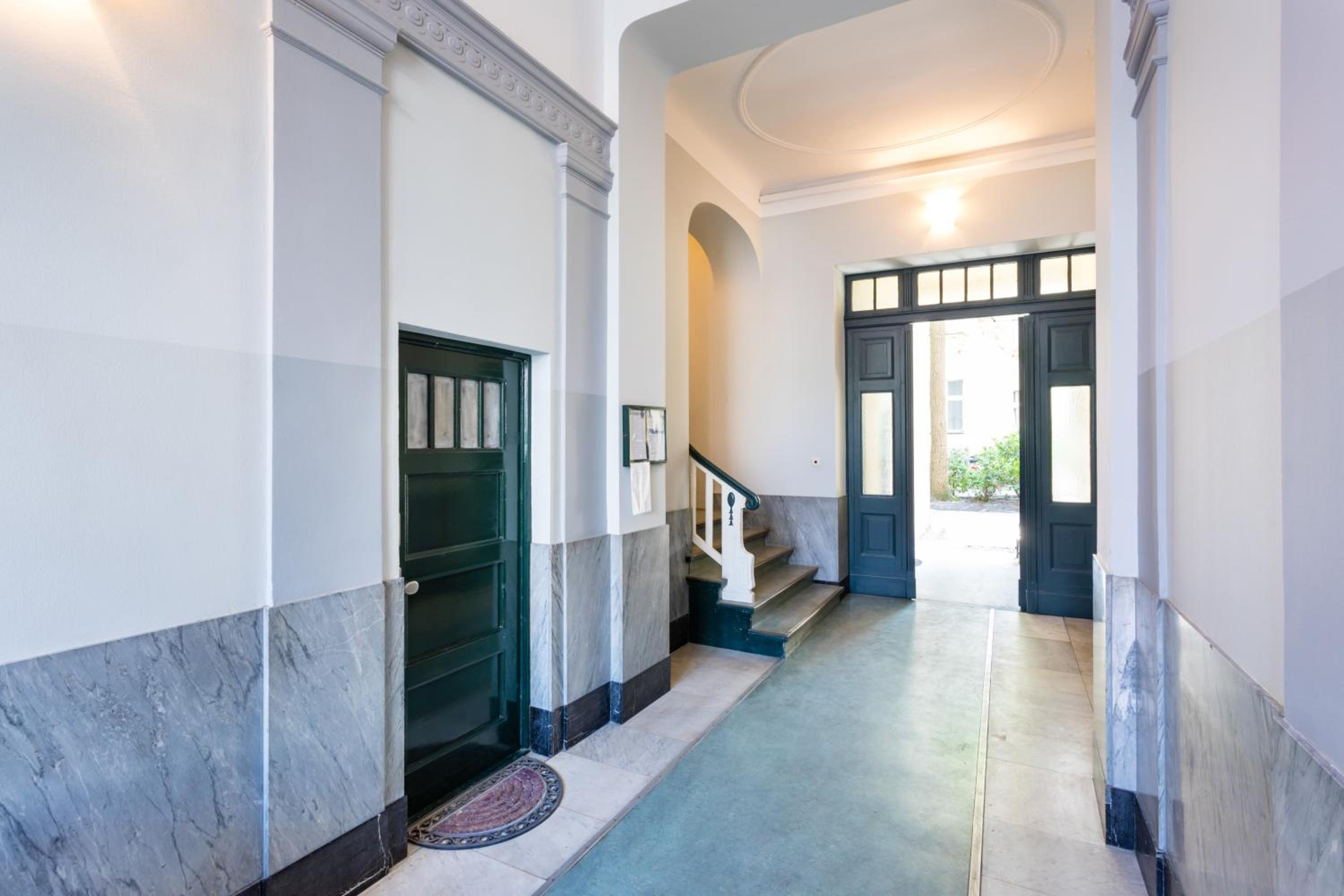 The Düsseldorfer, 1 BR, 1 living room, group & family friendly, ideal for 2 - 4 Guests