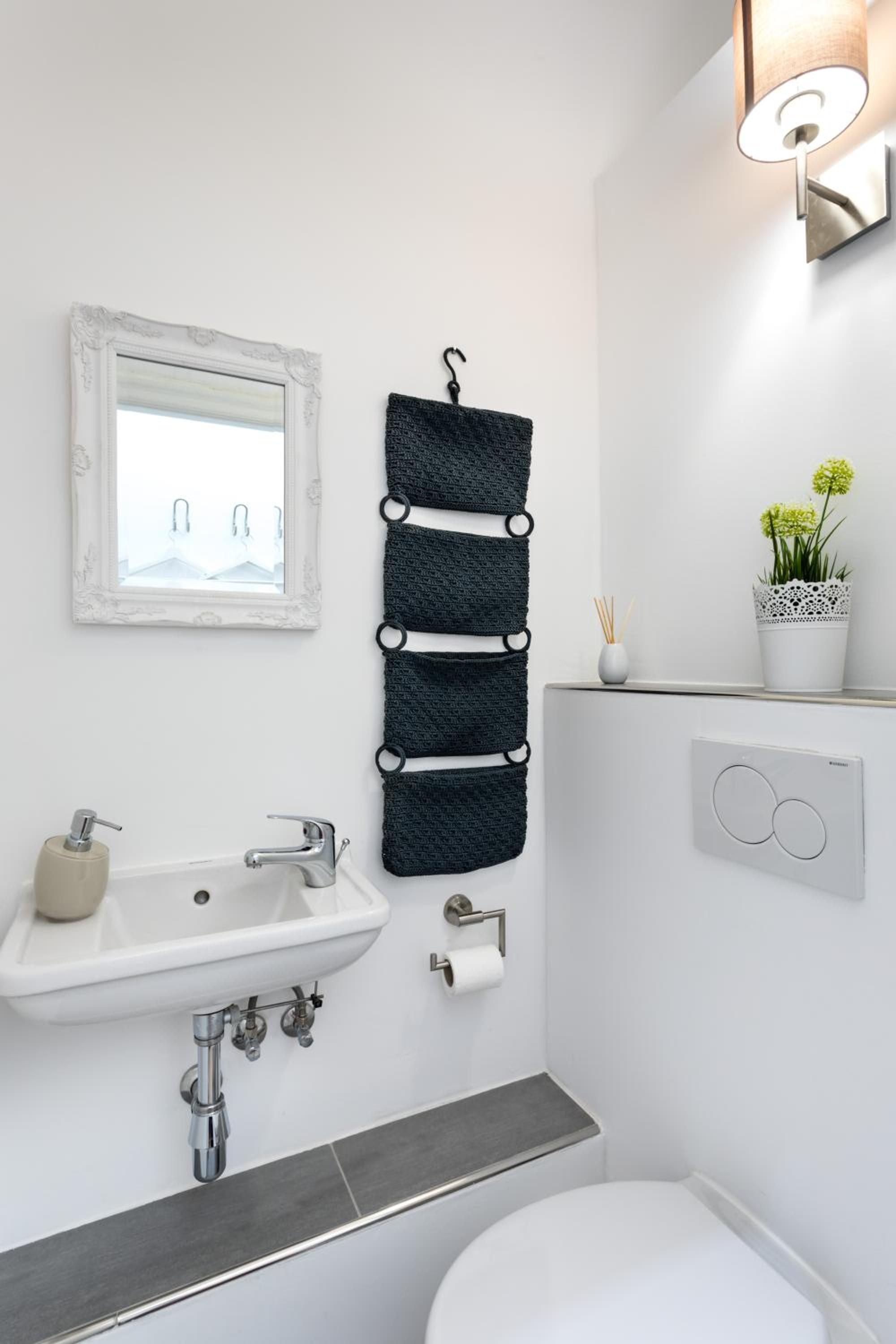 The Düsseldorfer, 1 BR, 1 living room, group & family friendly, ideal for 2 - 4 Guests