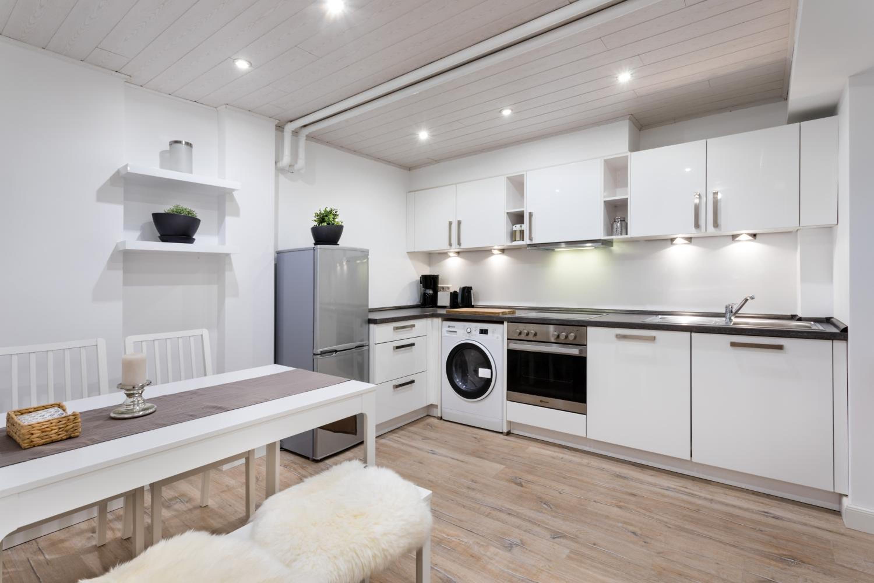 The Düsseldorfer, 1 BR, 1 living room, group & family friendly, ideal for 2 - 4 Guests