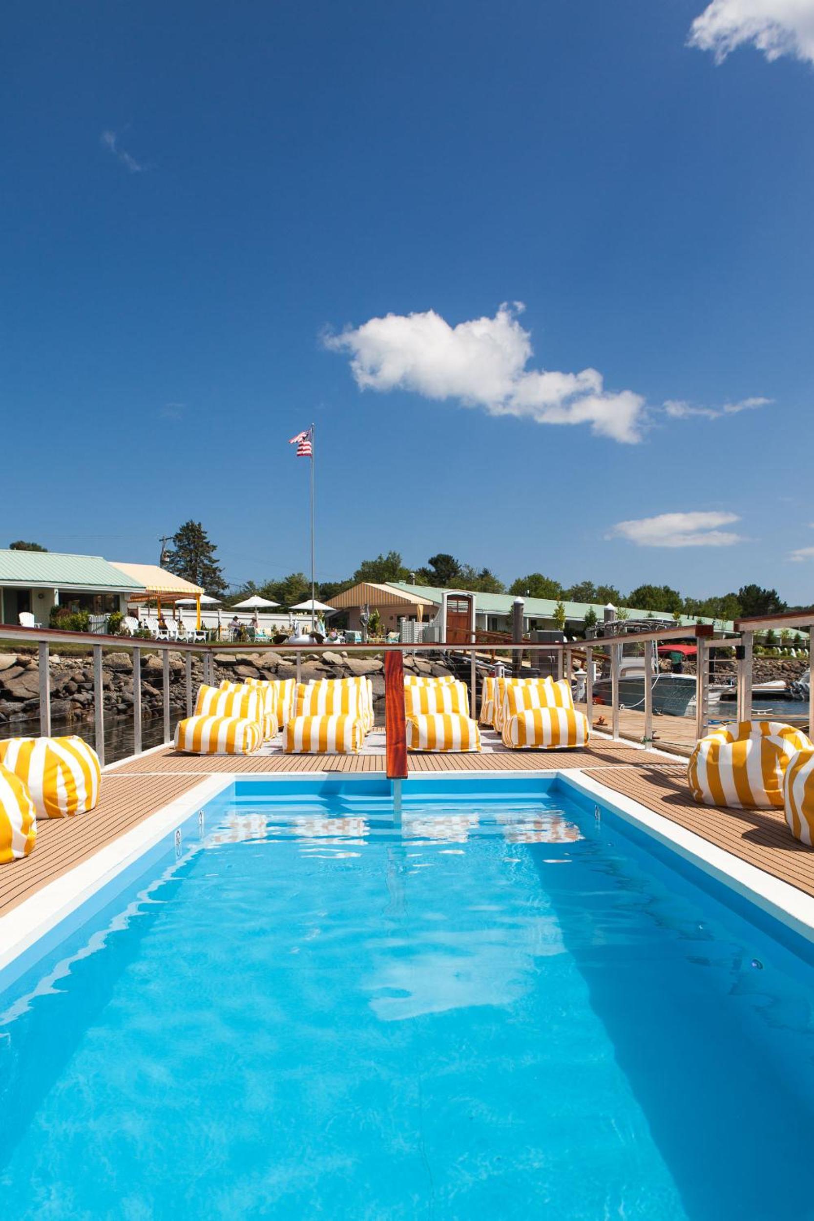 Yachtsman Hotel & Marina Club 8