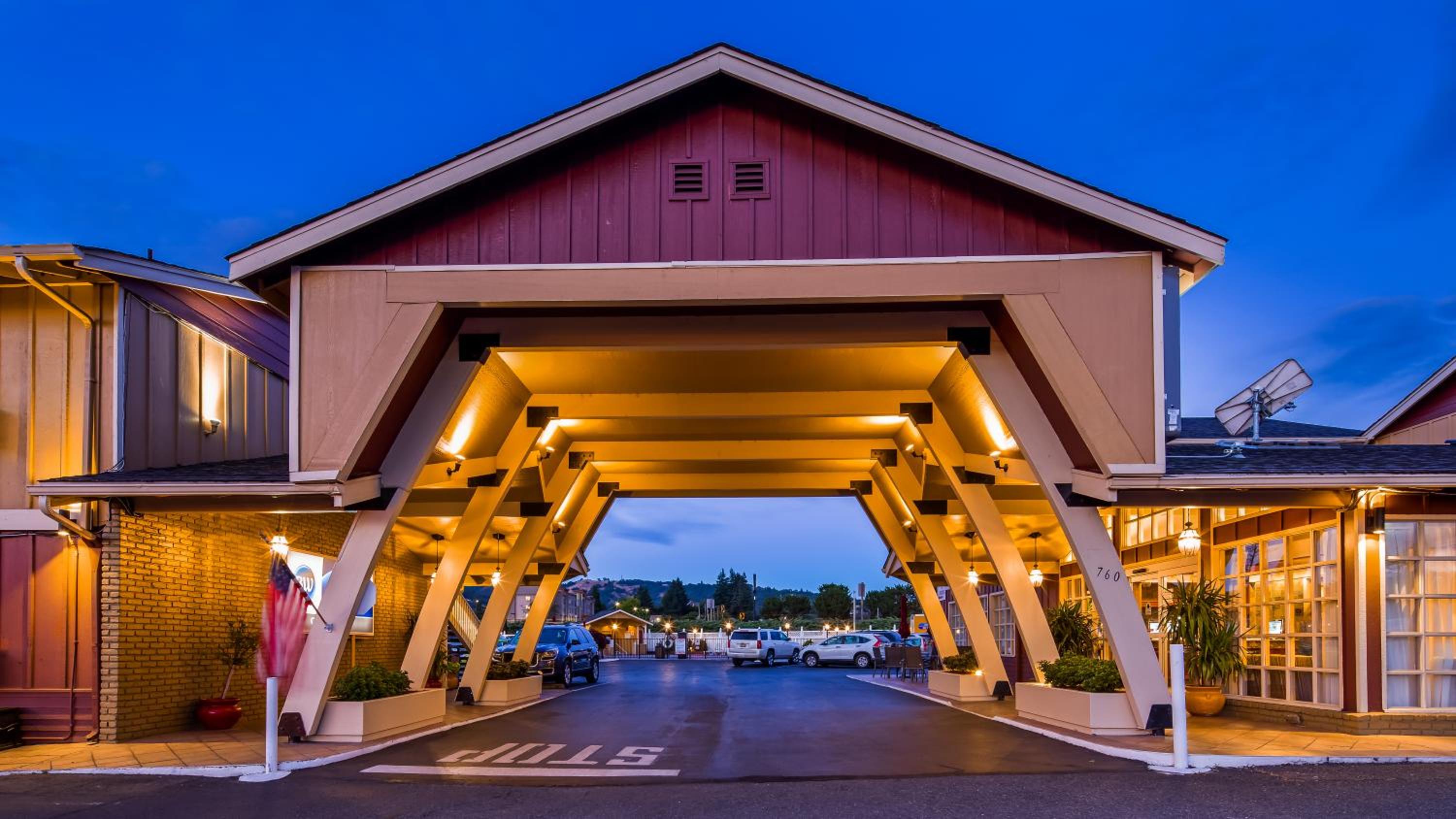 Roseburg Vacations - Best Western Garden Villa Inn - Property Image 8