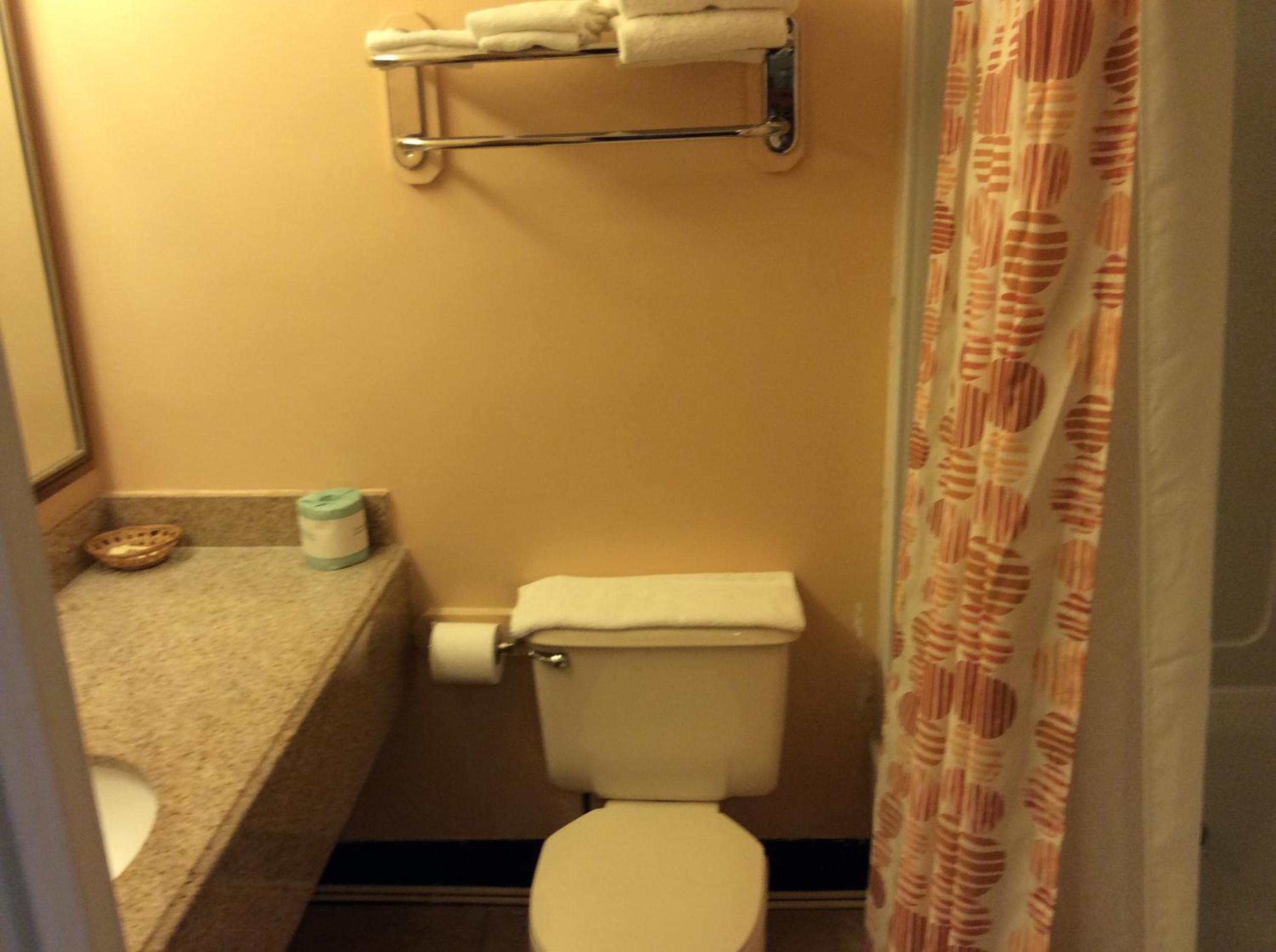 Annapolis Vacations - Village Inn - Property Image 8