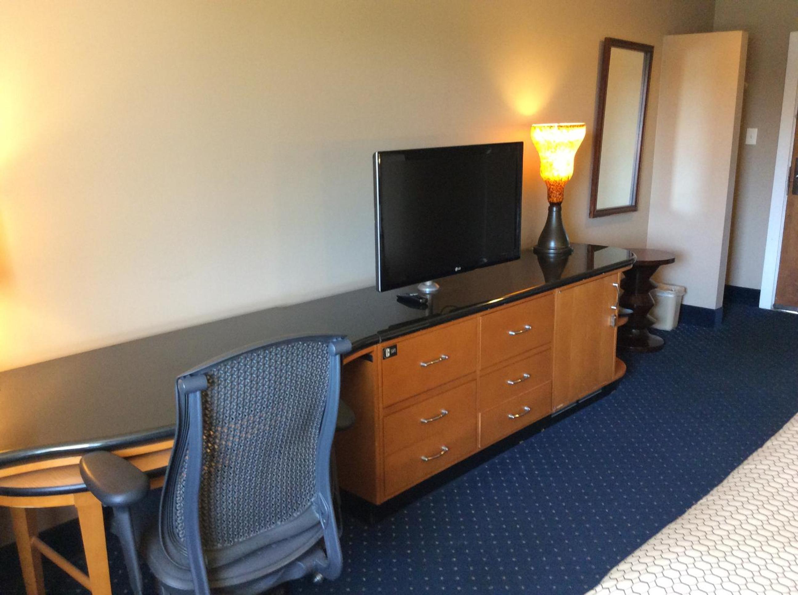 Annapolis Vacations - Village Inn - Property Image 4