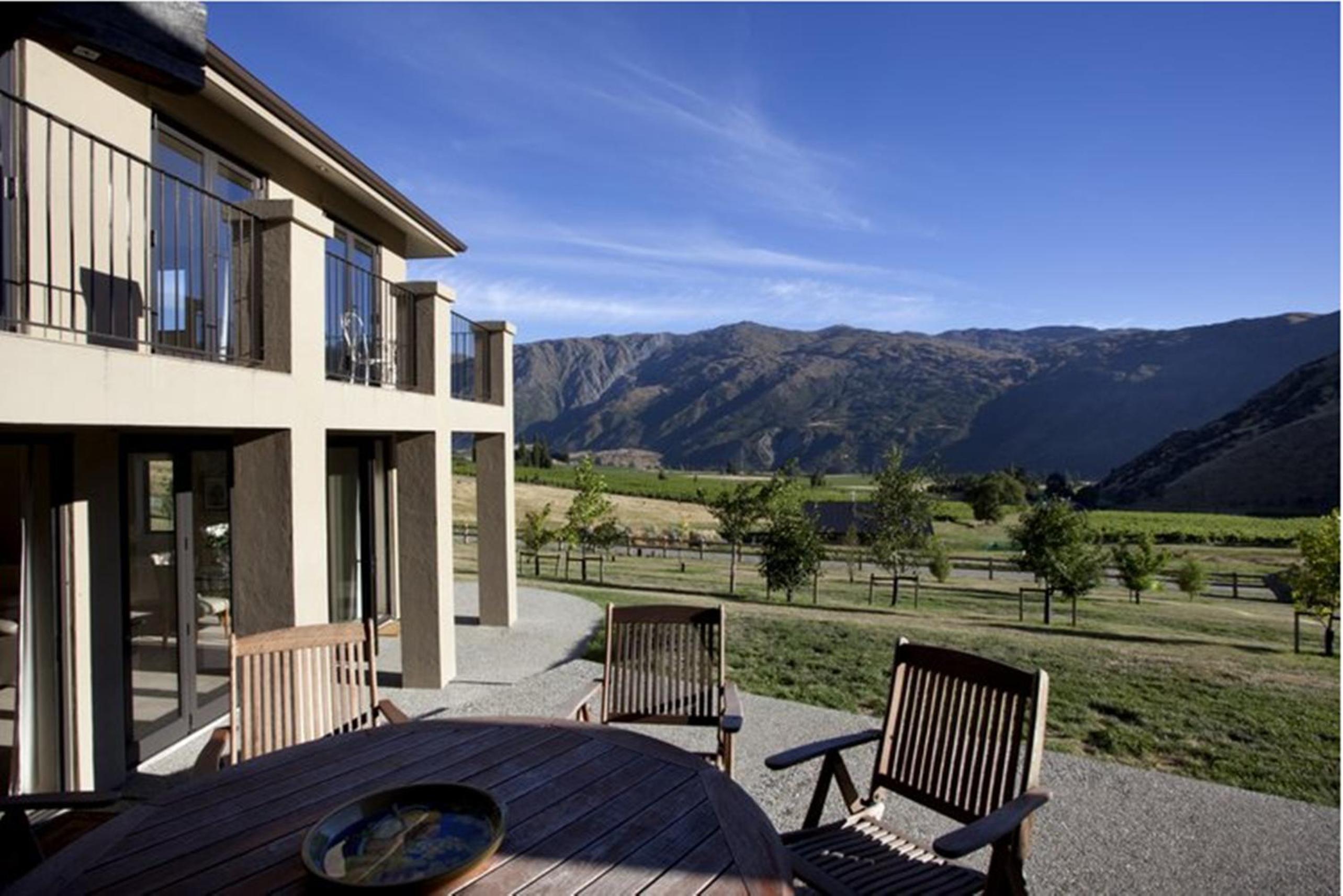 Gibbston House Boutique B&B