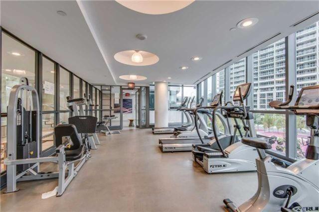 Lakefront living Downtown Toronto - Free Parking, Gym, Indoor Pool