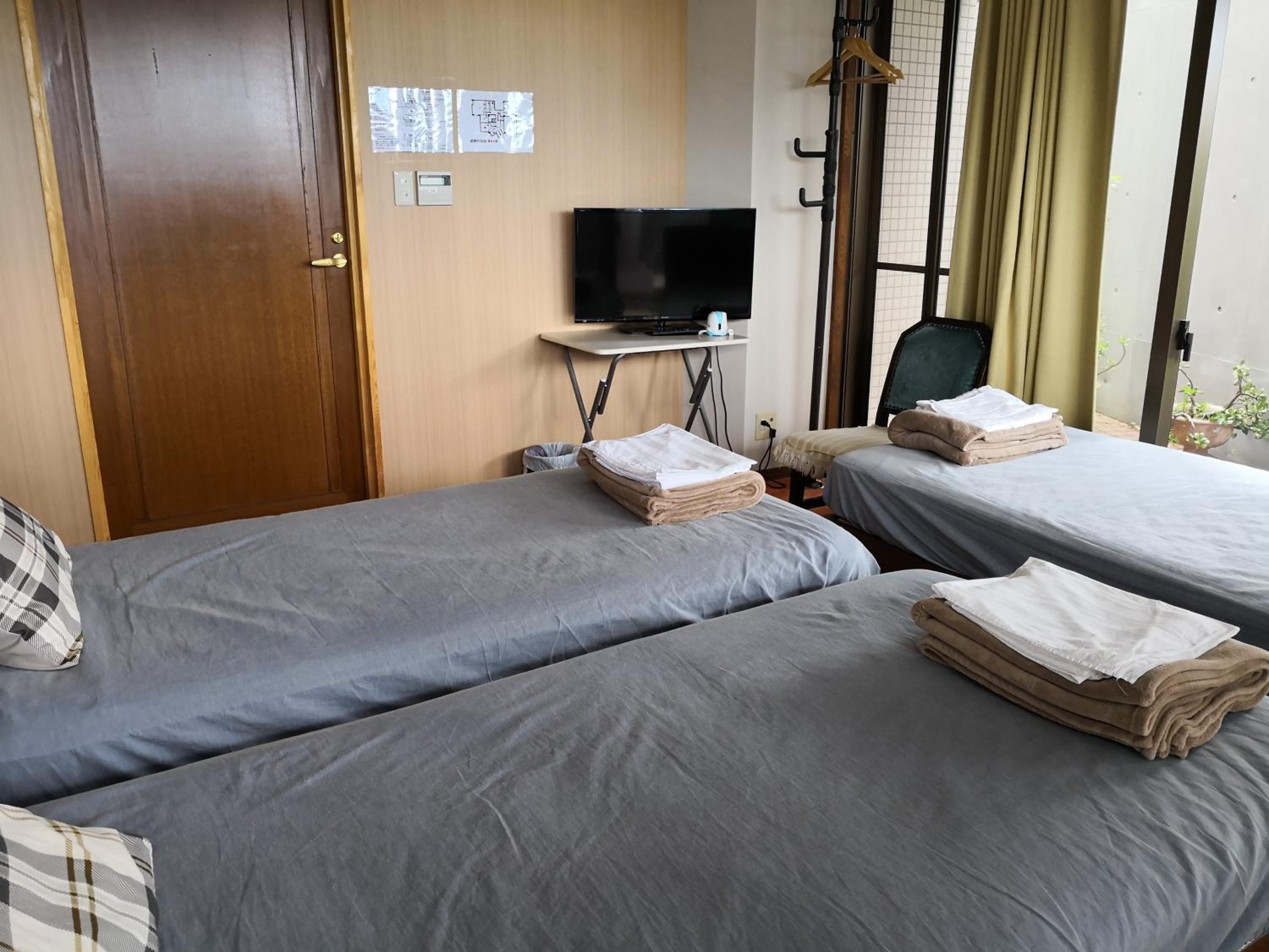Atami Onsen Guest House Megumi 5 minutes walk from Atami Station