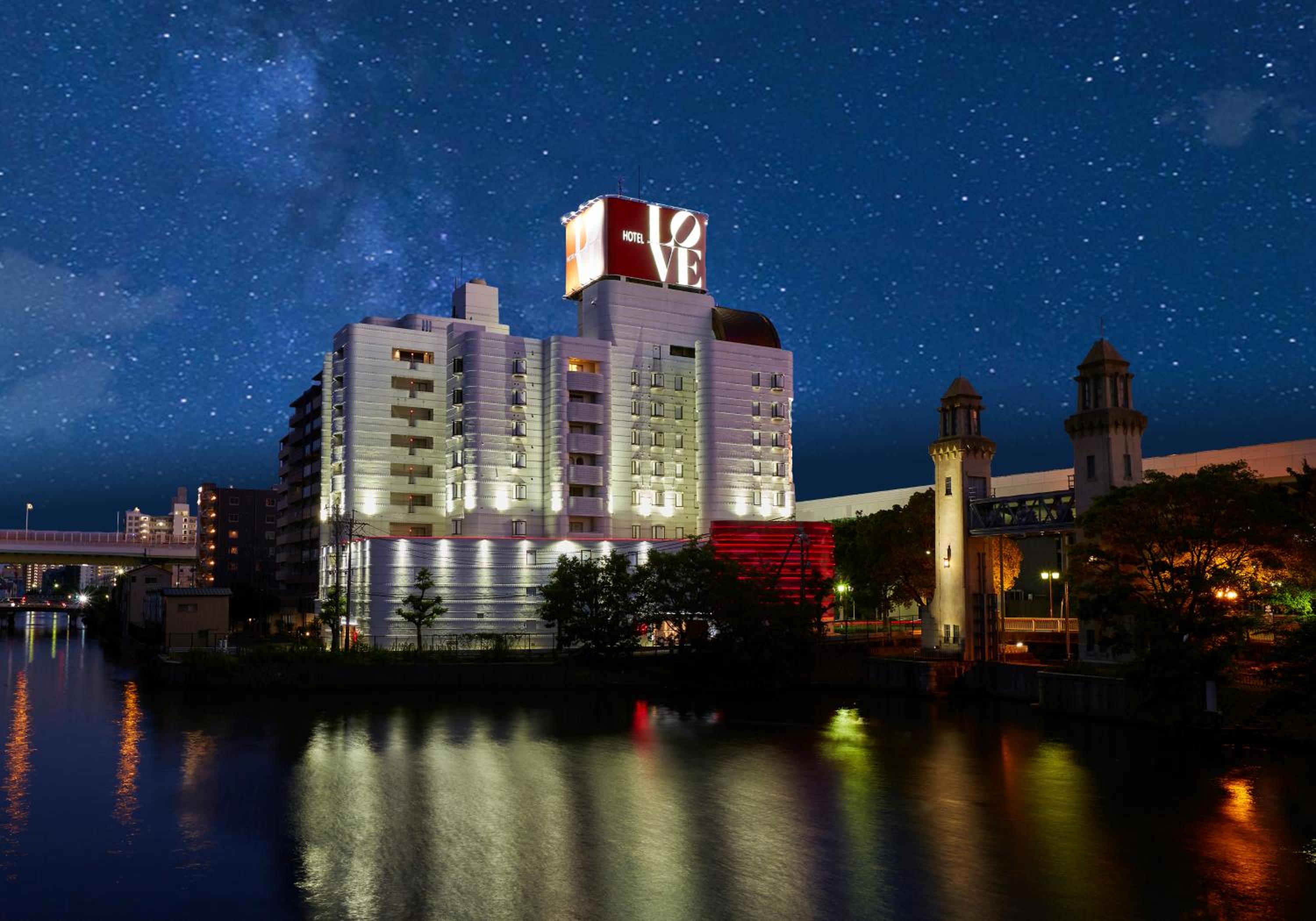 HOTEL LOVE