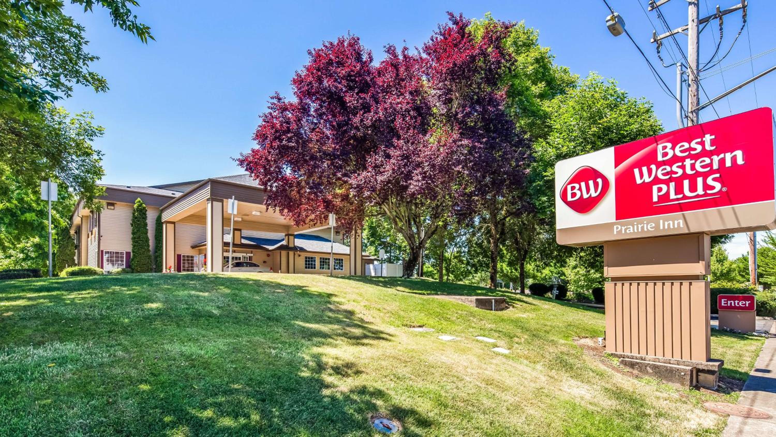 Albany Vacations - Best Western Plus Prairie Inn - Property Image 1