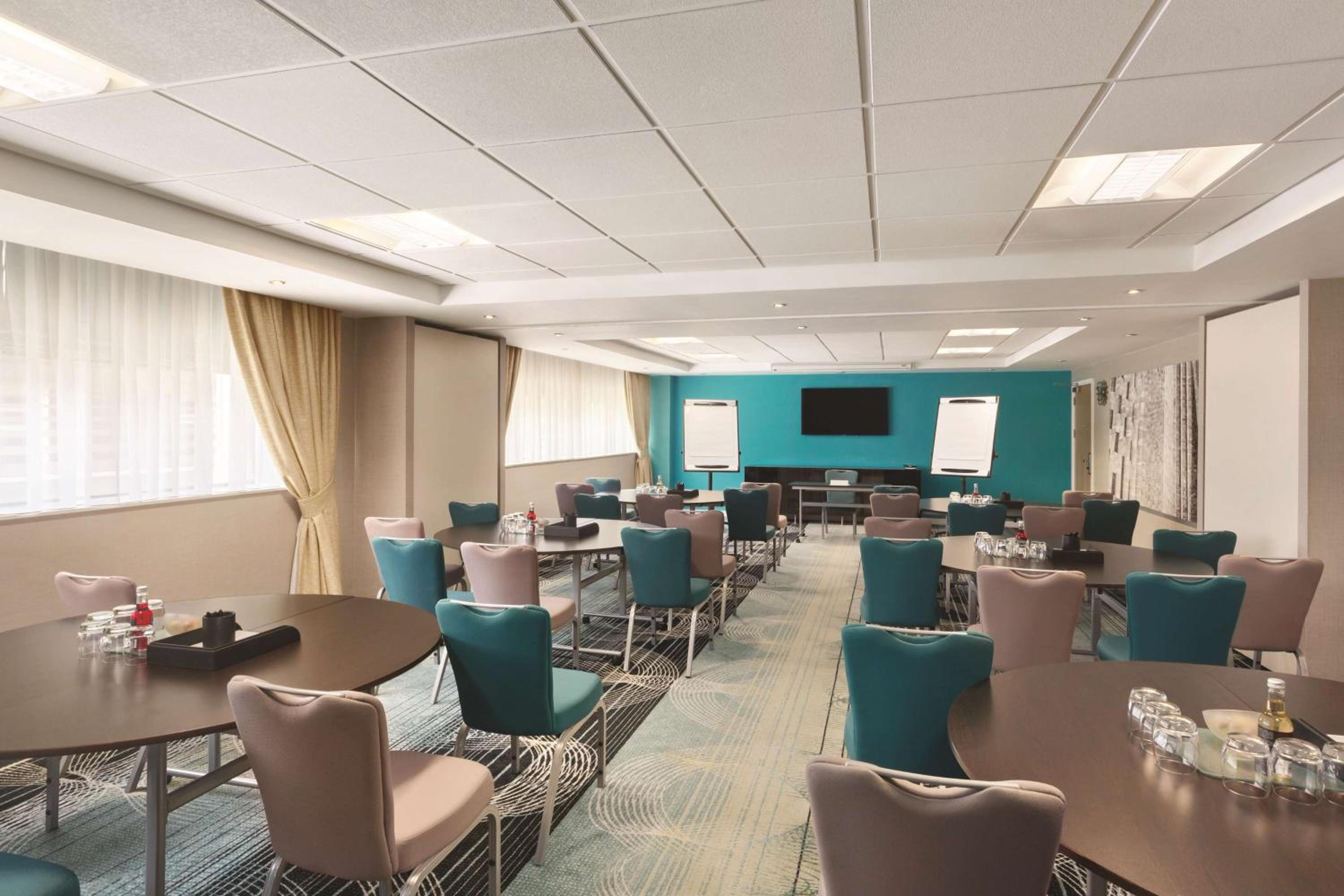Coventry Vacations - Ramada Hotel  Suites by Wyndham Coventry - Property Image 1