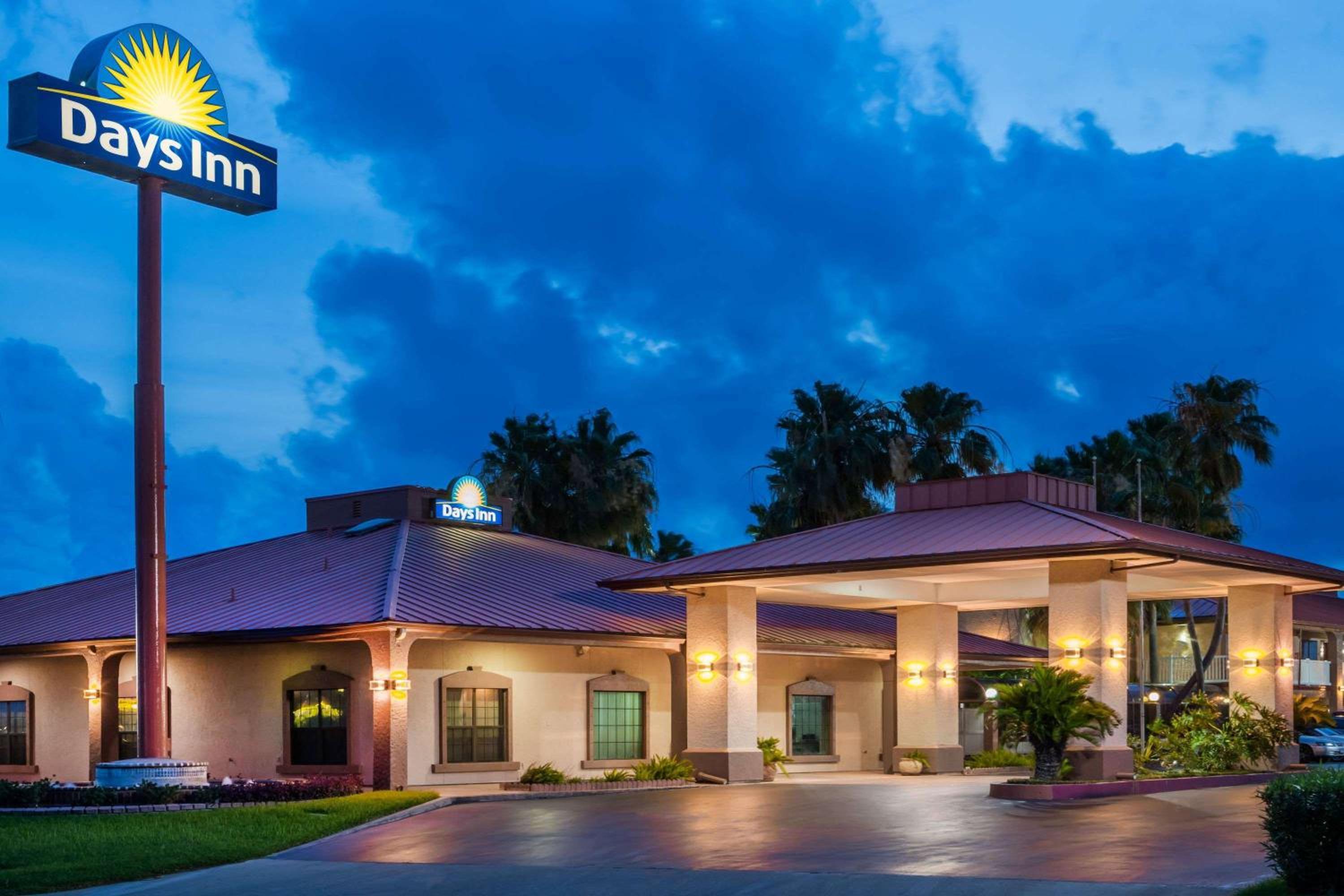 Hotel Days Inn by Wyndham Portland/Corpus Christi - Image 1
