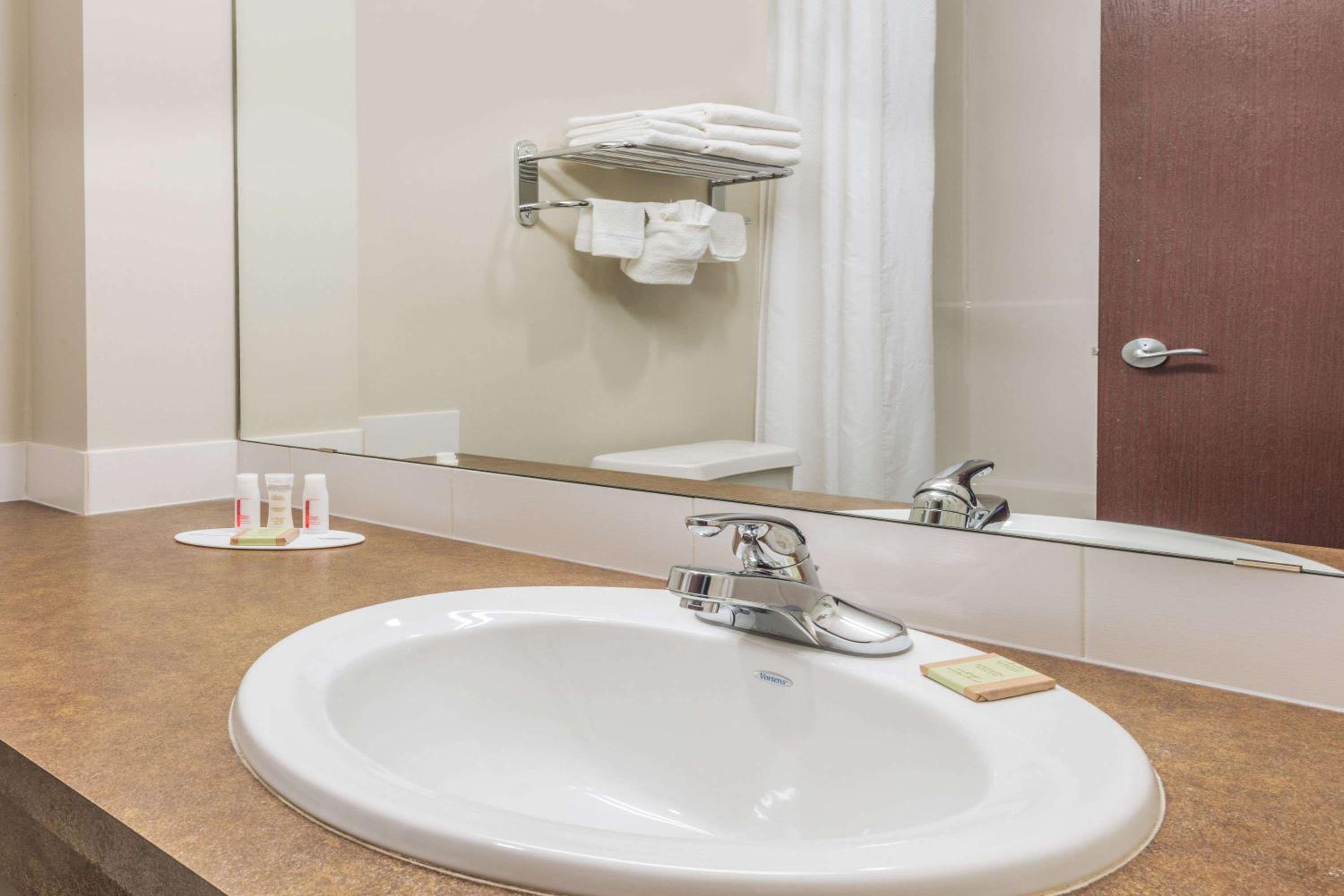 Super 8 by Wyndham Innisfail - Property Image 20