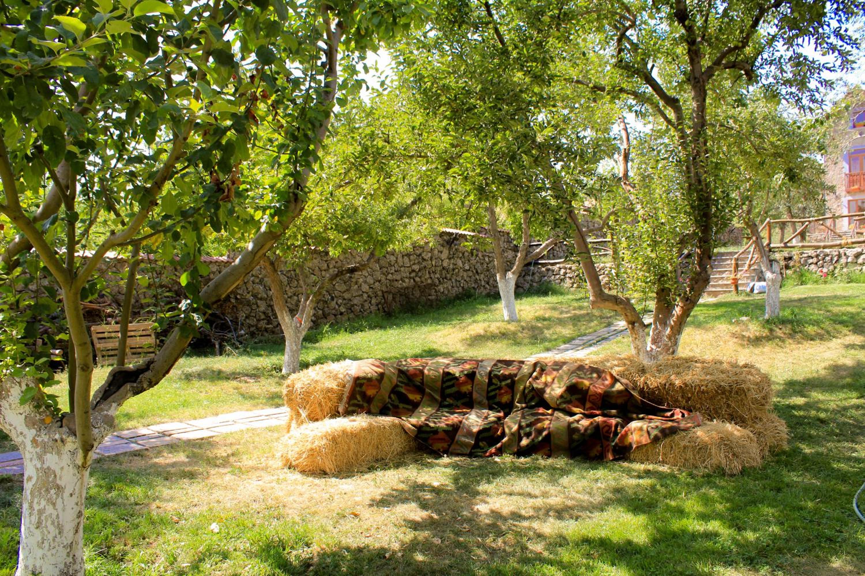 Garni HinYard