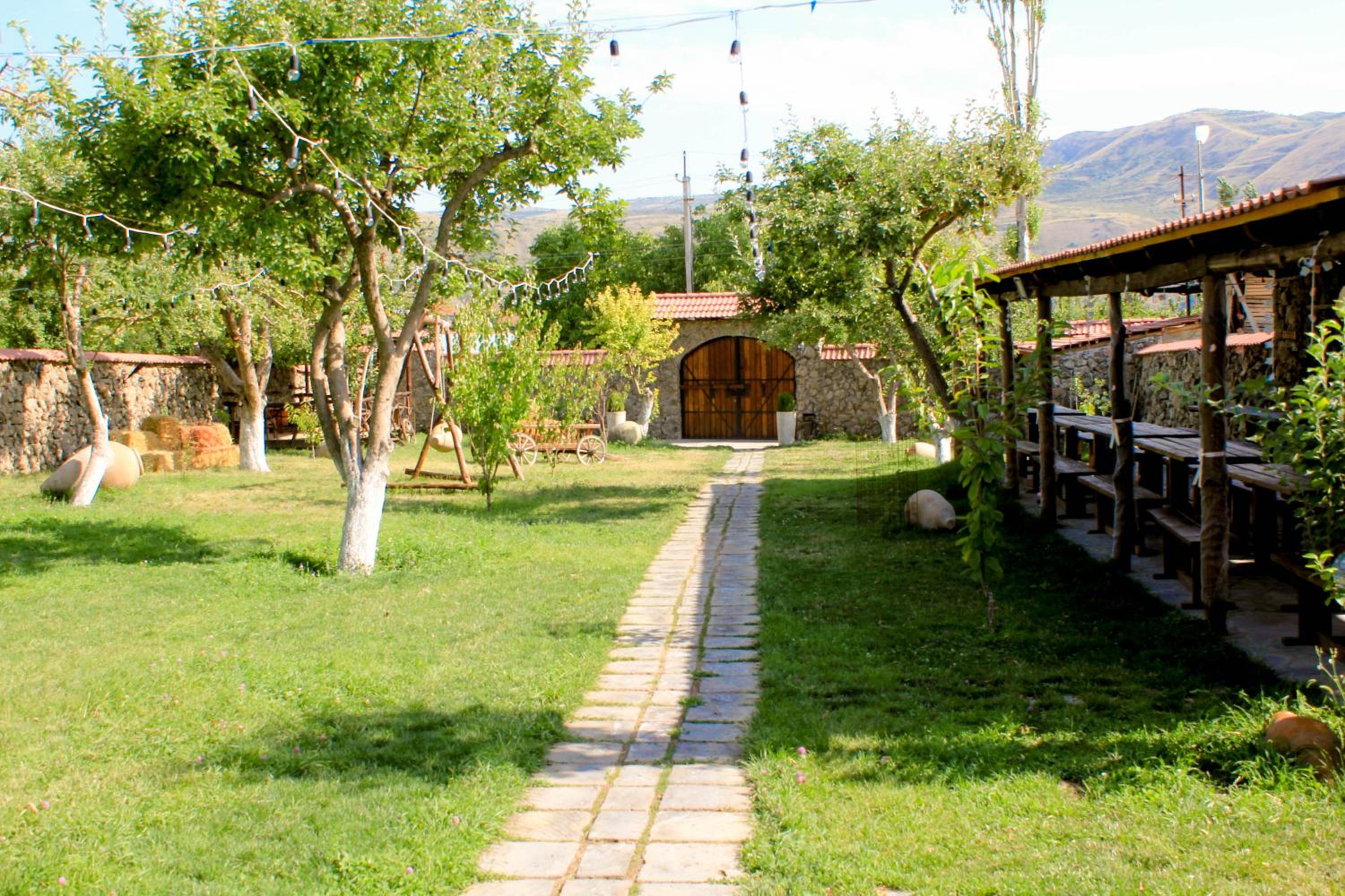 Garni HinYard