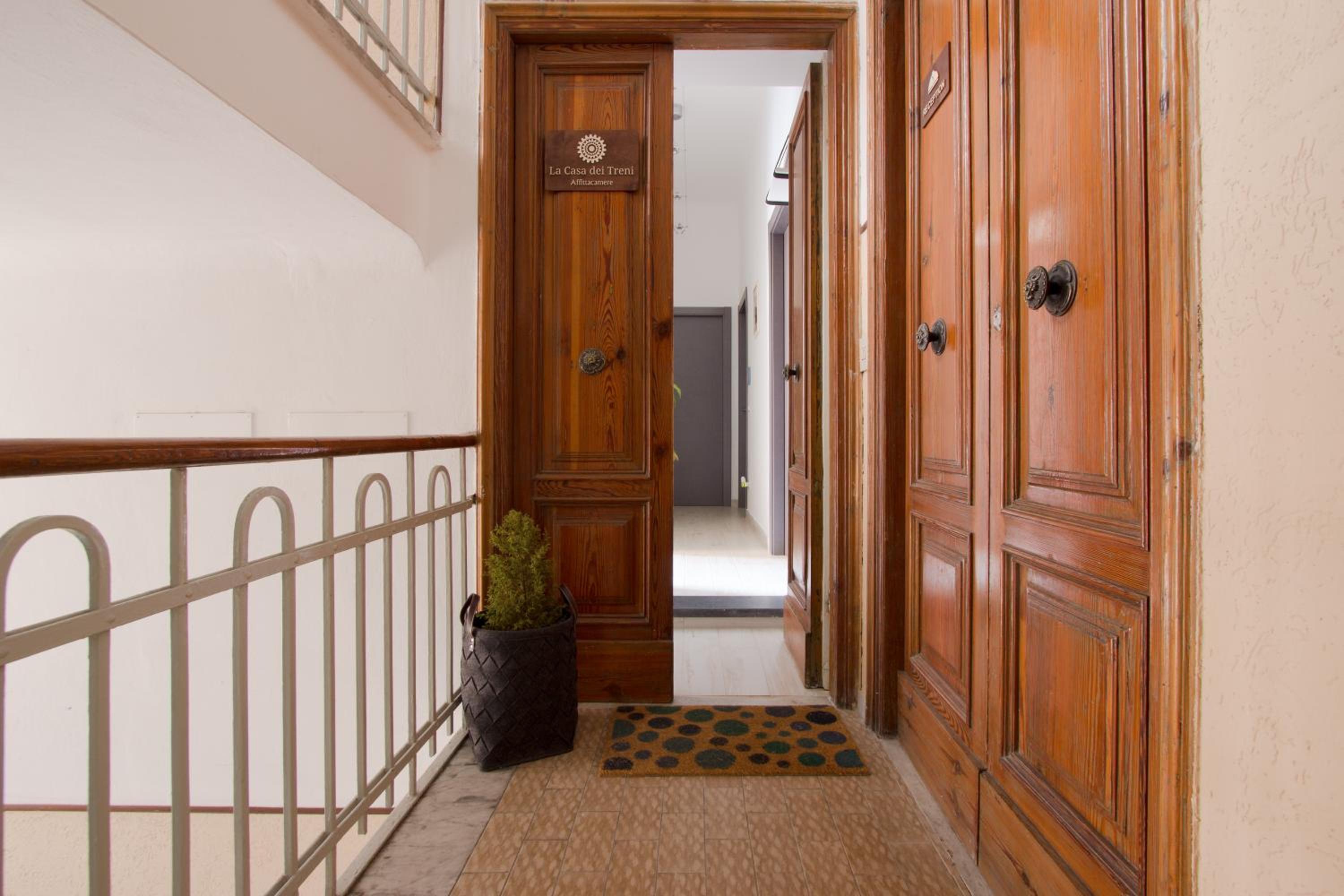 Hotel La Casa dei Treni Affittacamere city rooms for travel lovers - Image 1