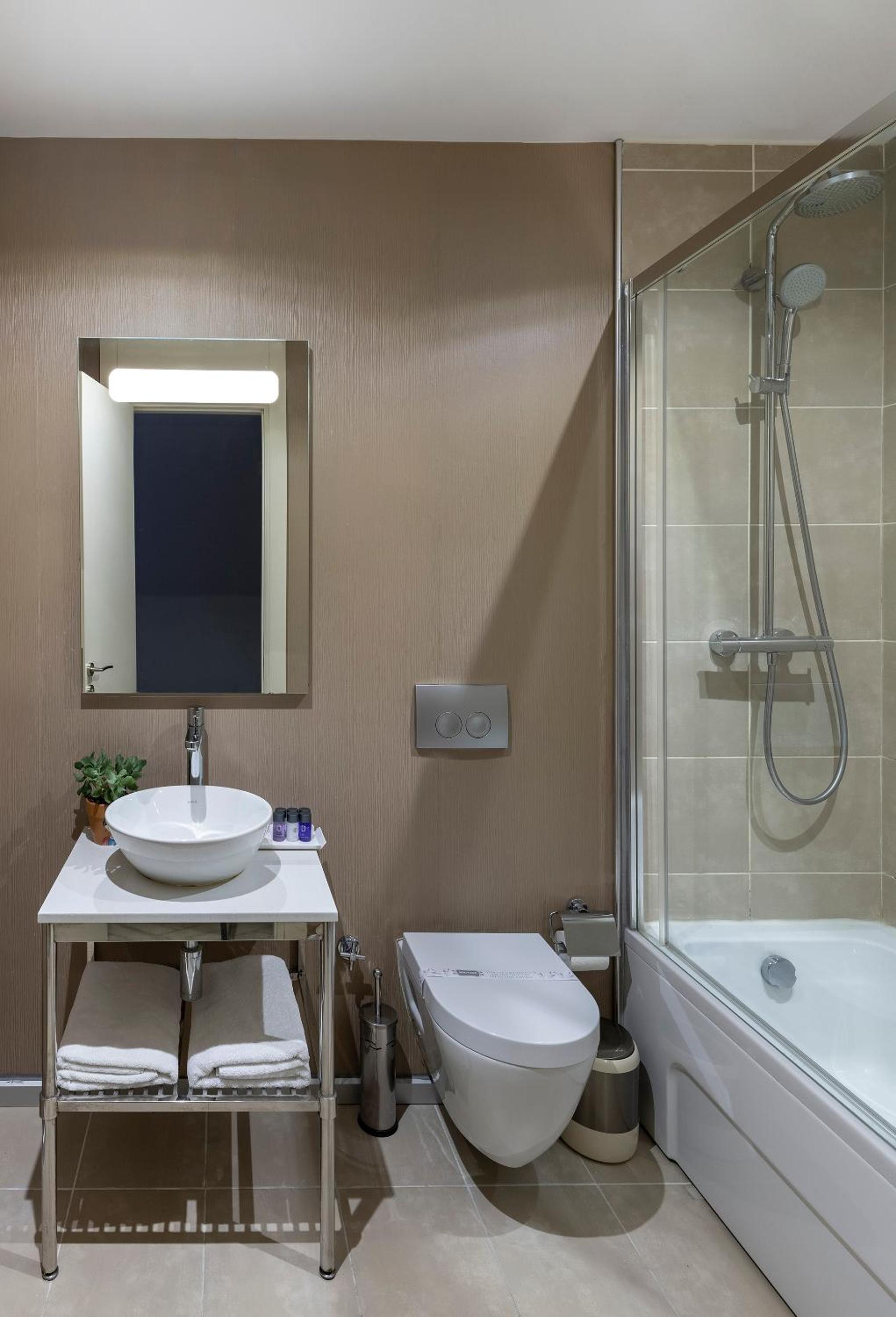 Upsuites Hotel - Image 49