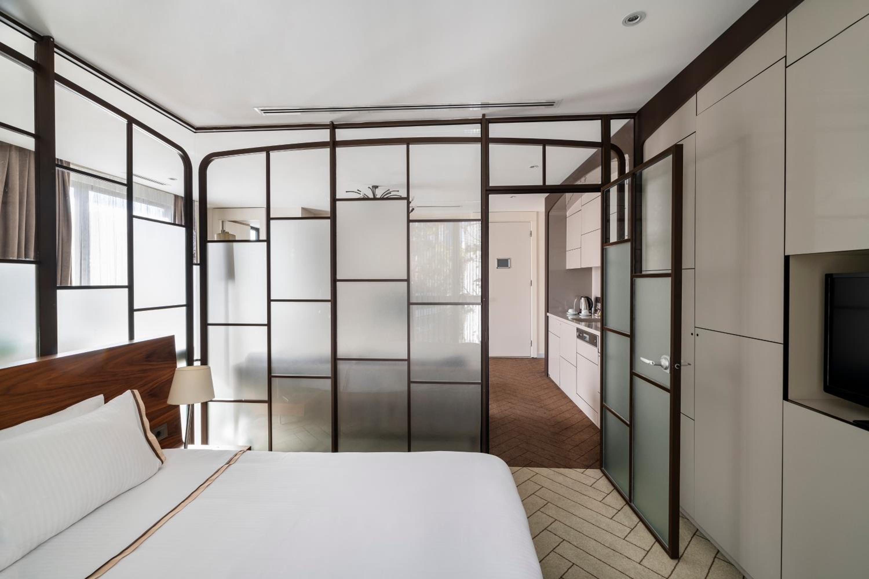 Upsuites Hotel - Image 7